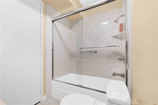 5400 Lindley AVE Unit: 117