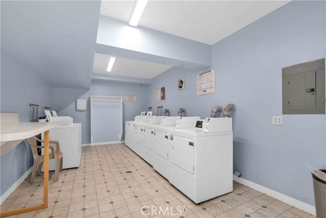 5400 Lindley AVE Unit: 117