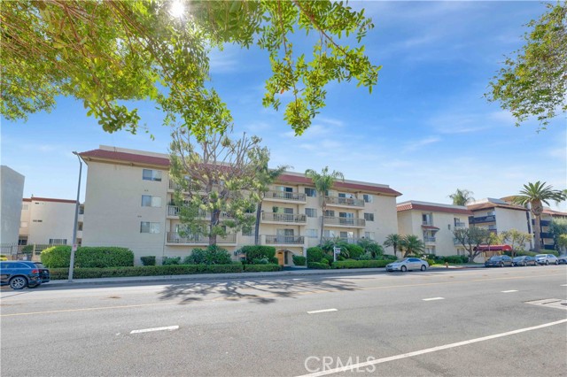 5400 Lindley AVE Unit: 117