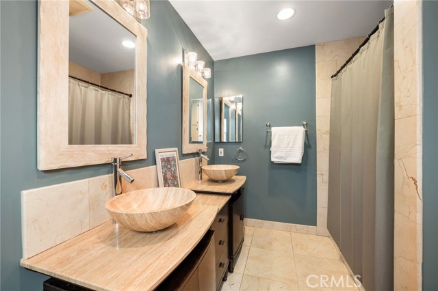 16600 Gilmore ST, LAKE BALBOA