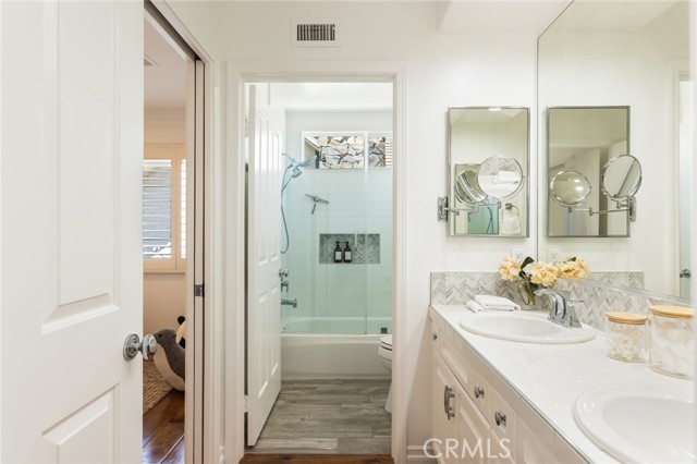 5985 Vista De La Luz