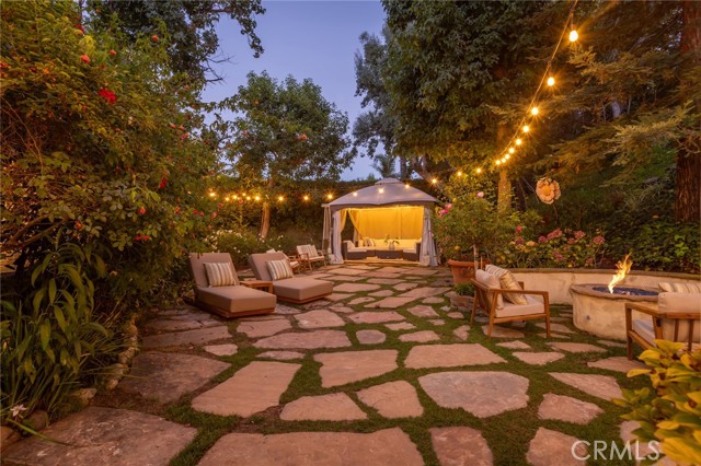 5985 Vista De La Luz