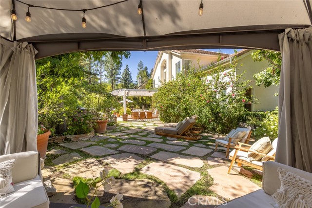 5985 Vista De La Luz