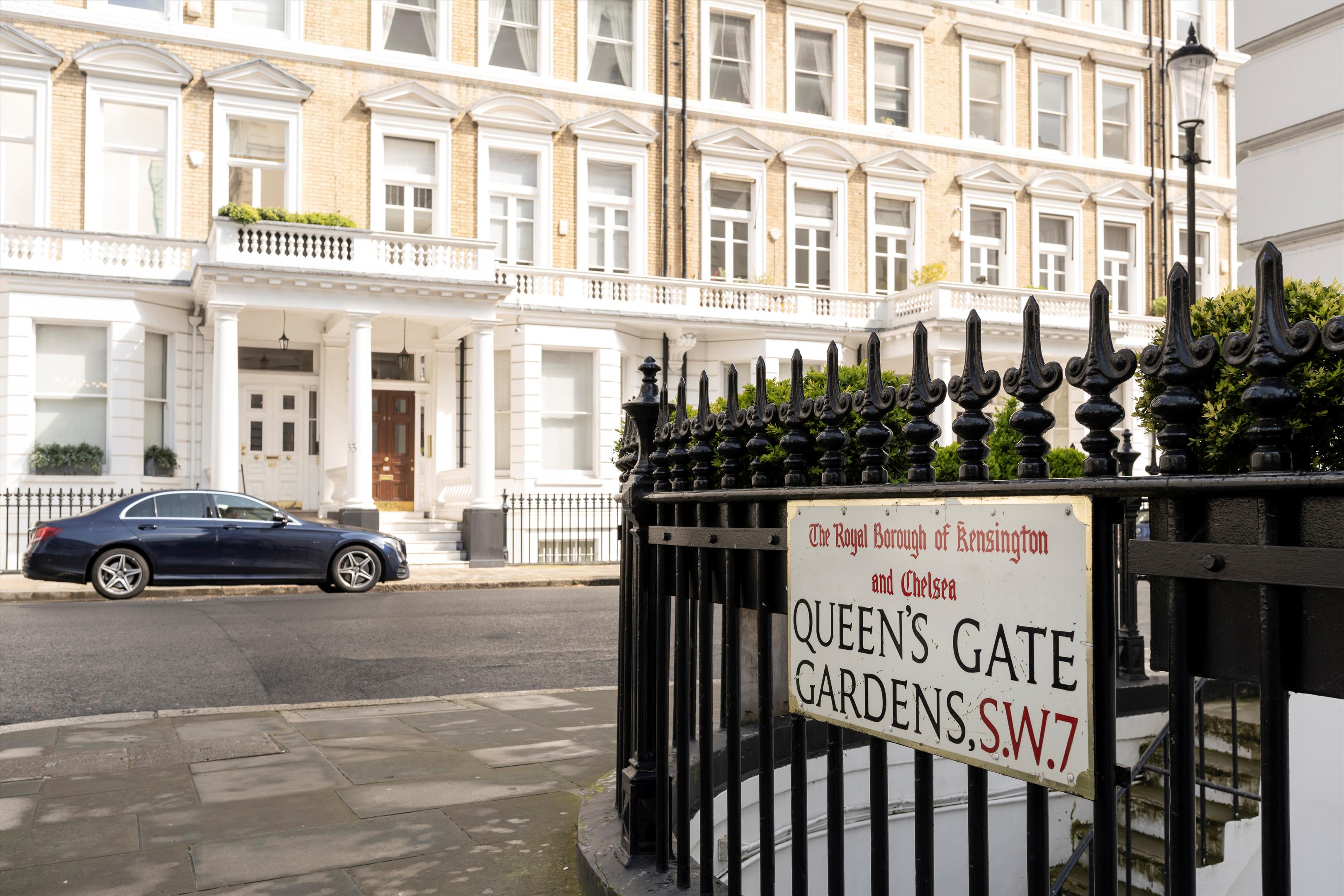 Queen's Gate Gardens, South Kensington SW7