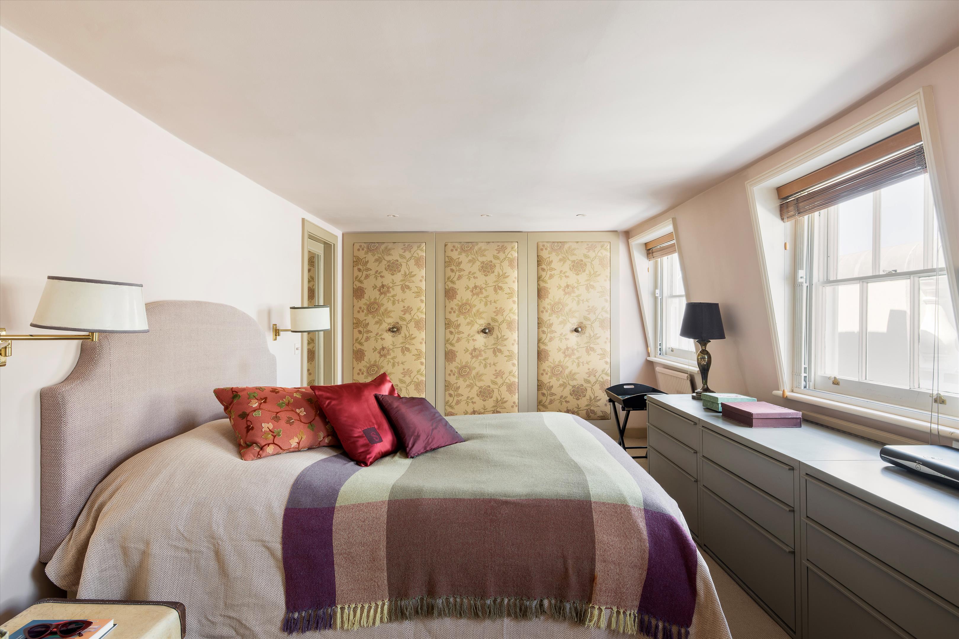 Onslow Gardens, South Kensington SW7