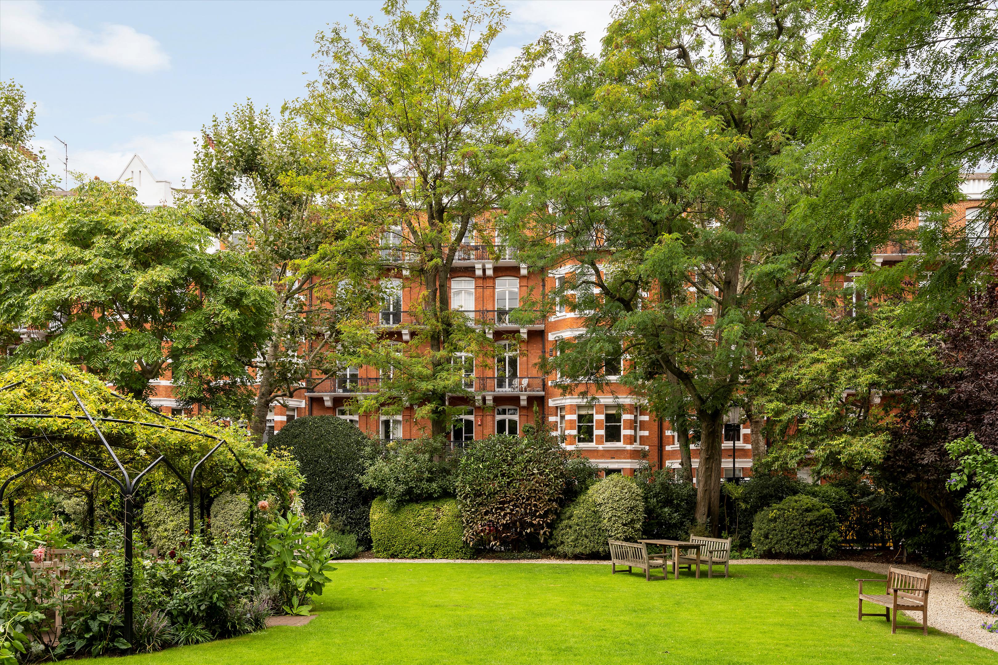 Trebovir Road, London SW5