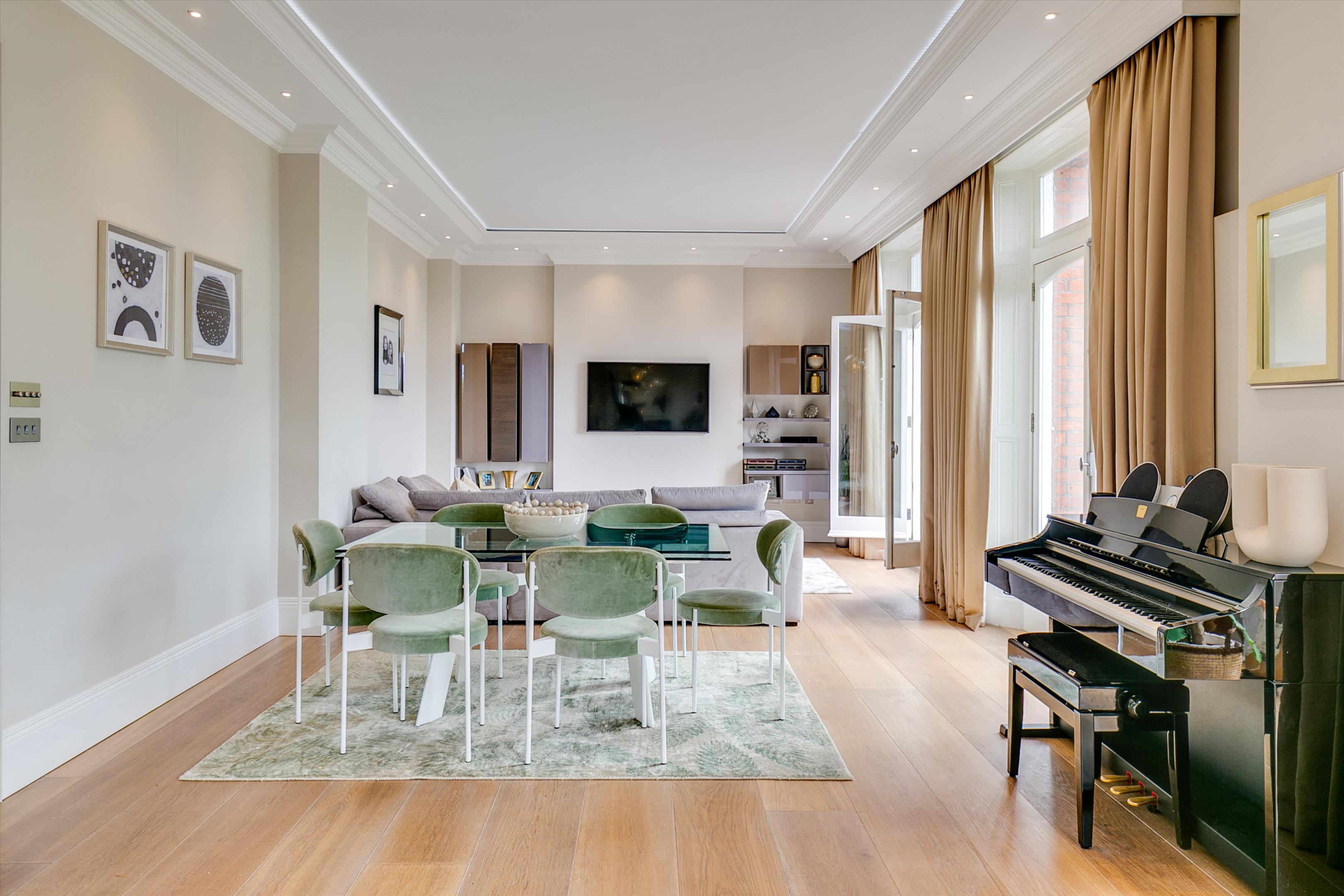 Trebovir Road, London SW5