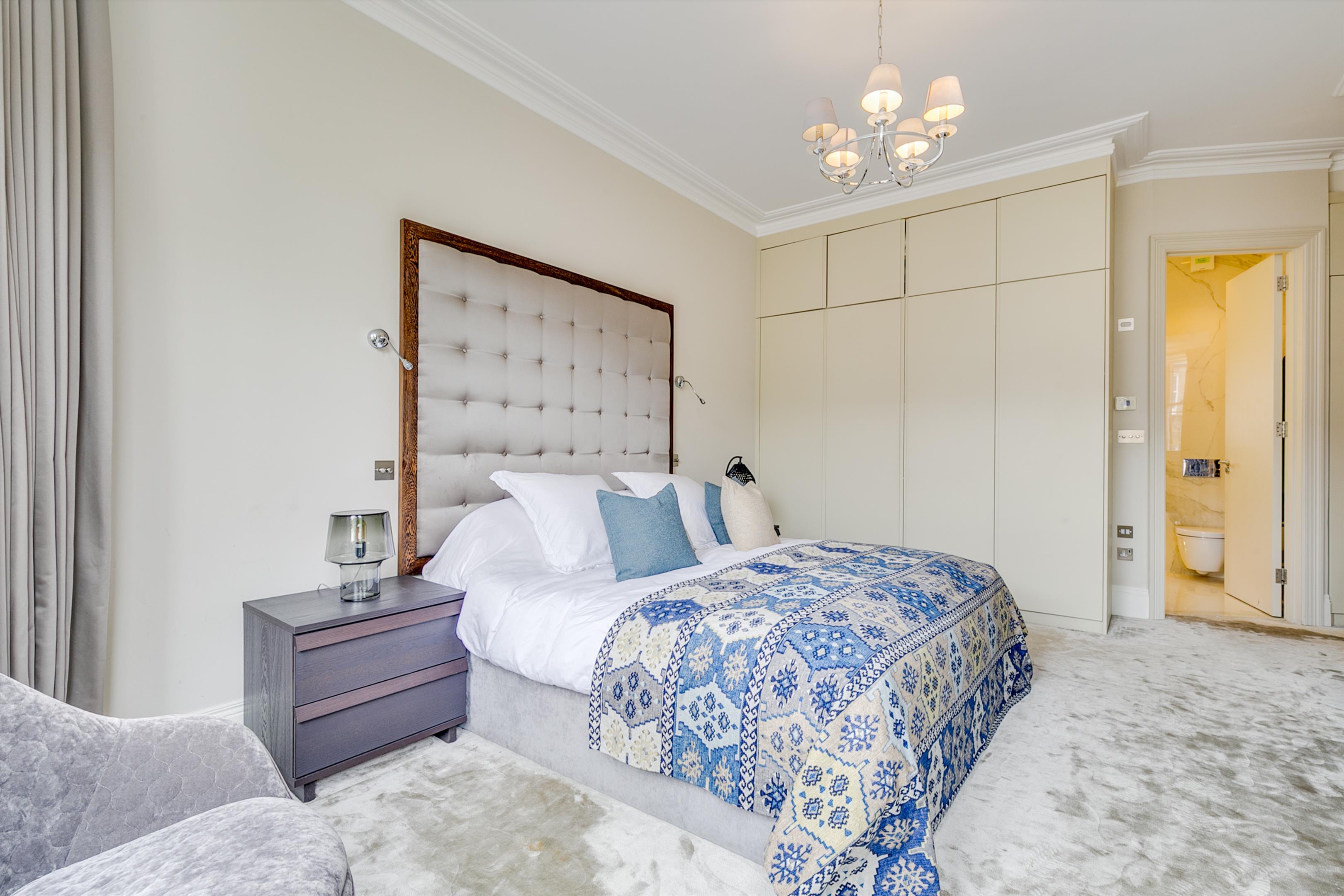 Trebovir Road, London SW5
