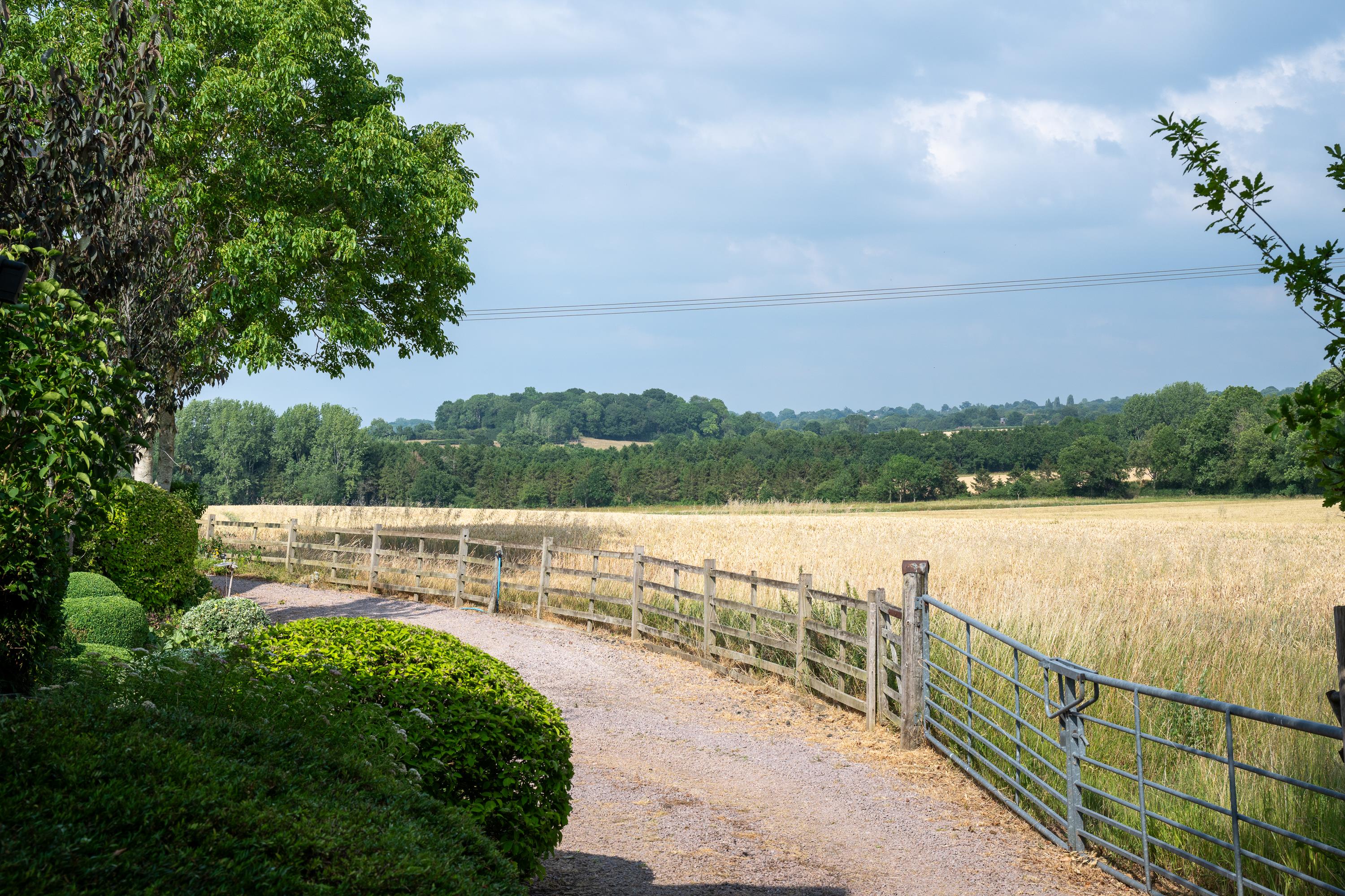 Pettiford Lane, Wootton Wawen, Henley-in-Arden, Warwickshire, B95