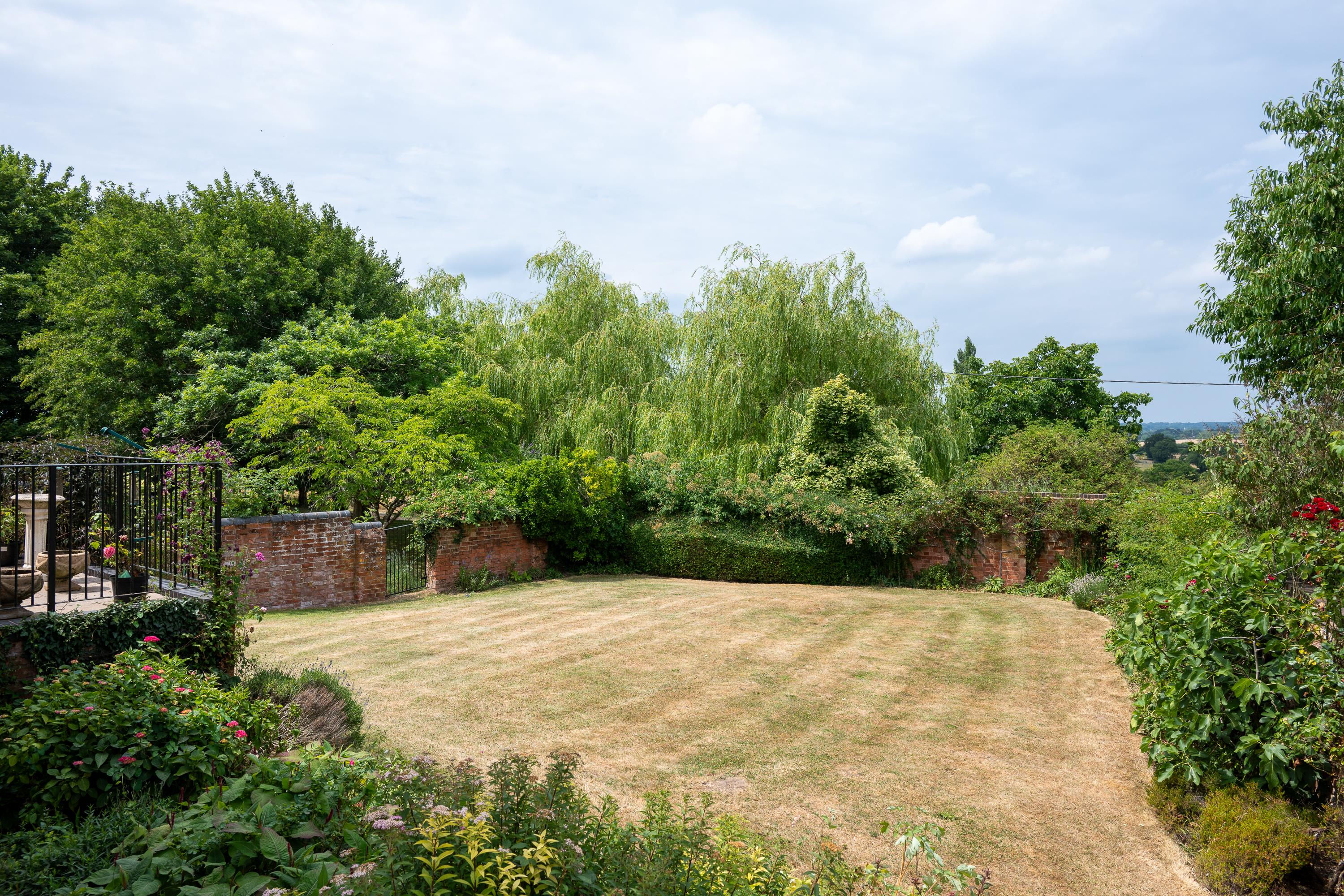 Pettiford Lane, Wootton Wawen, Henley-in-Arden, Warwickshire, B95