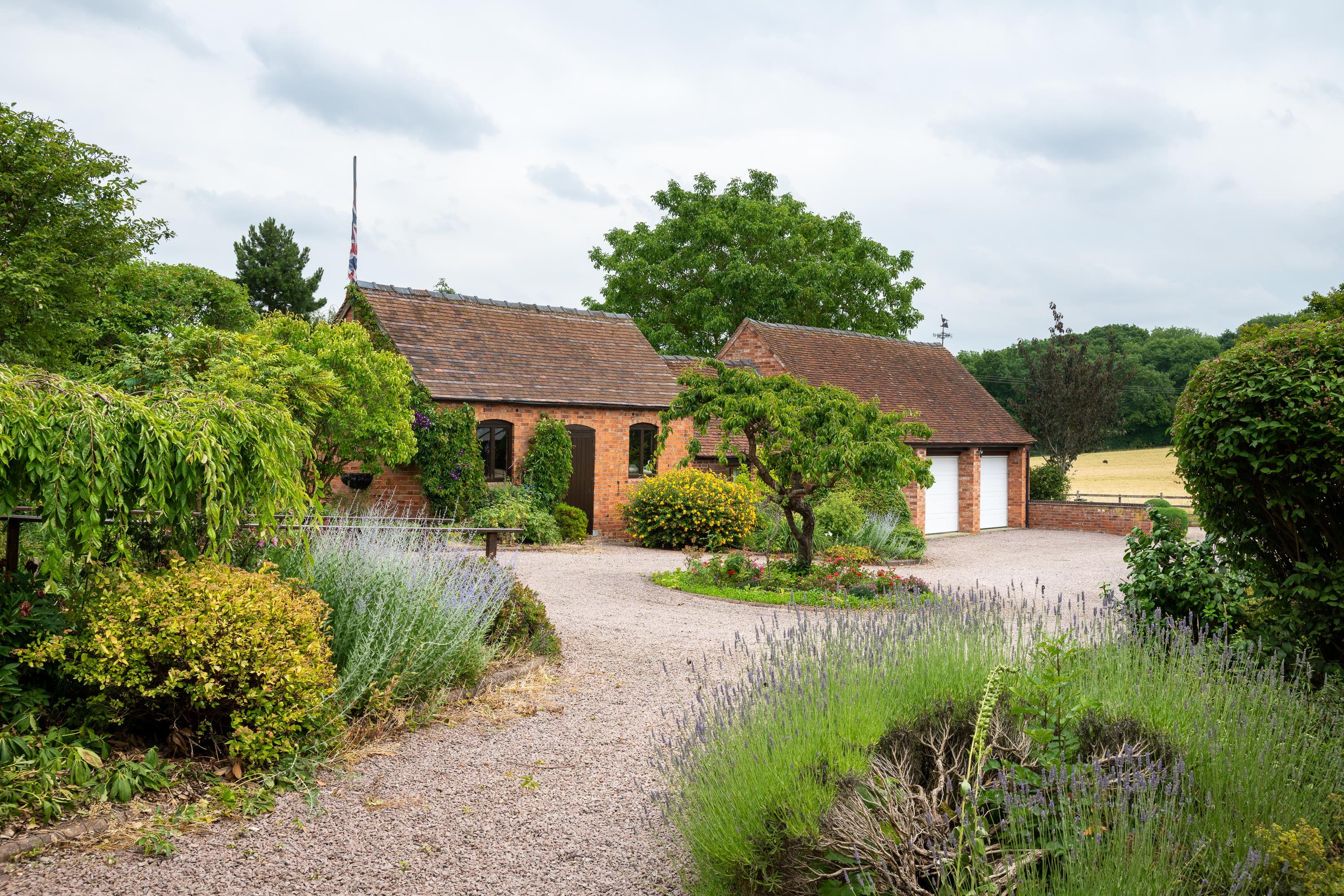 Pettiford Lane, Wootton Wawen, Henley-in-Arden, Warwickshire, B95