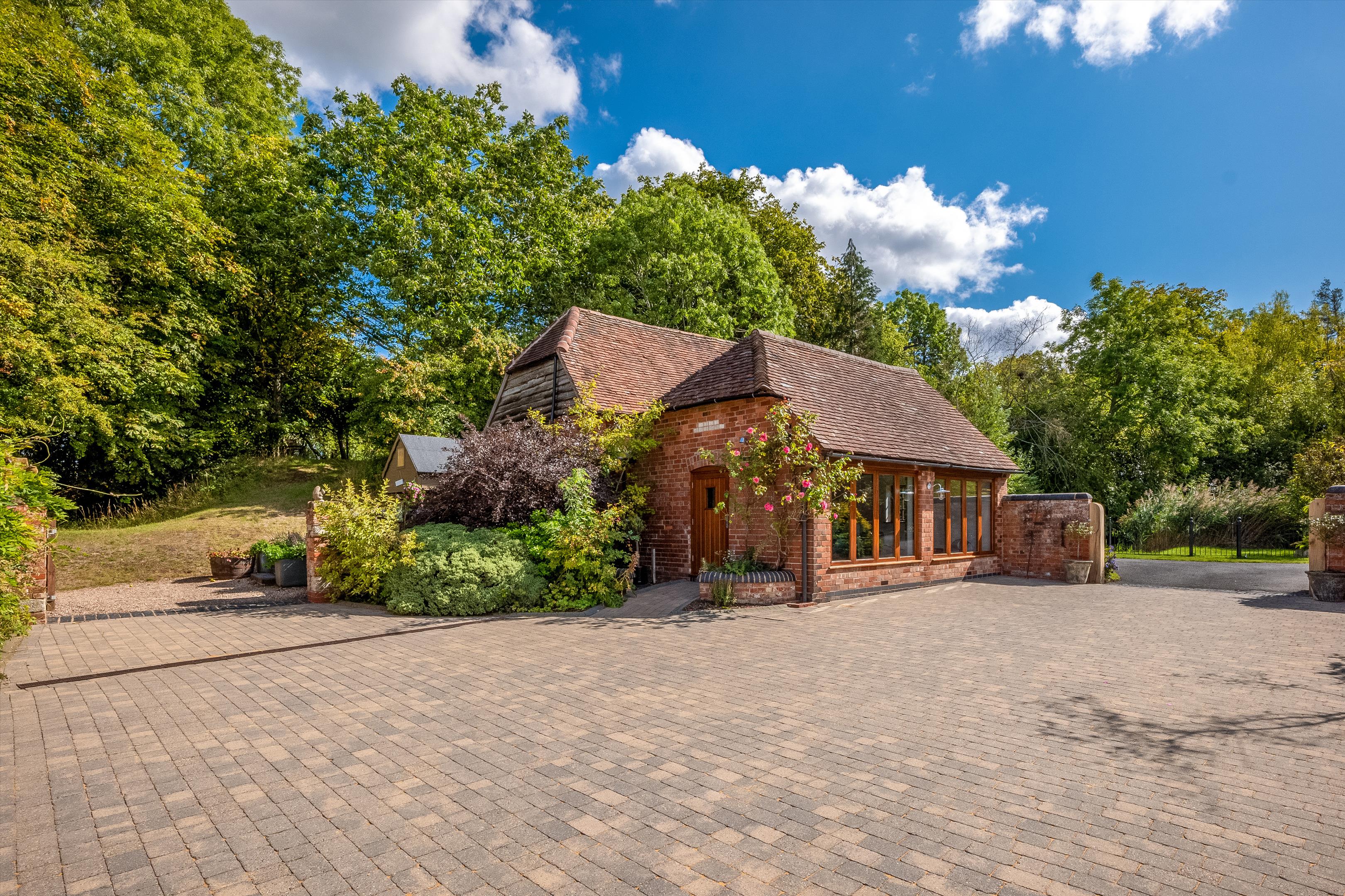 Old Warwick Road, Rowington, Warwickshire CV35