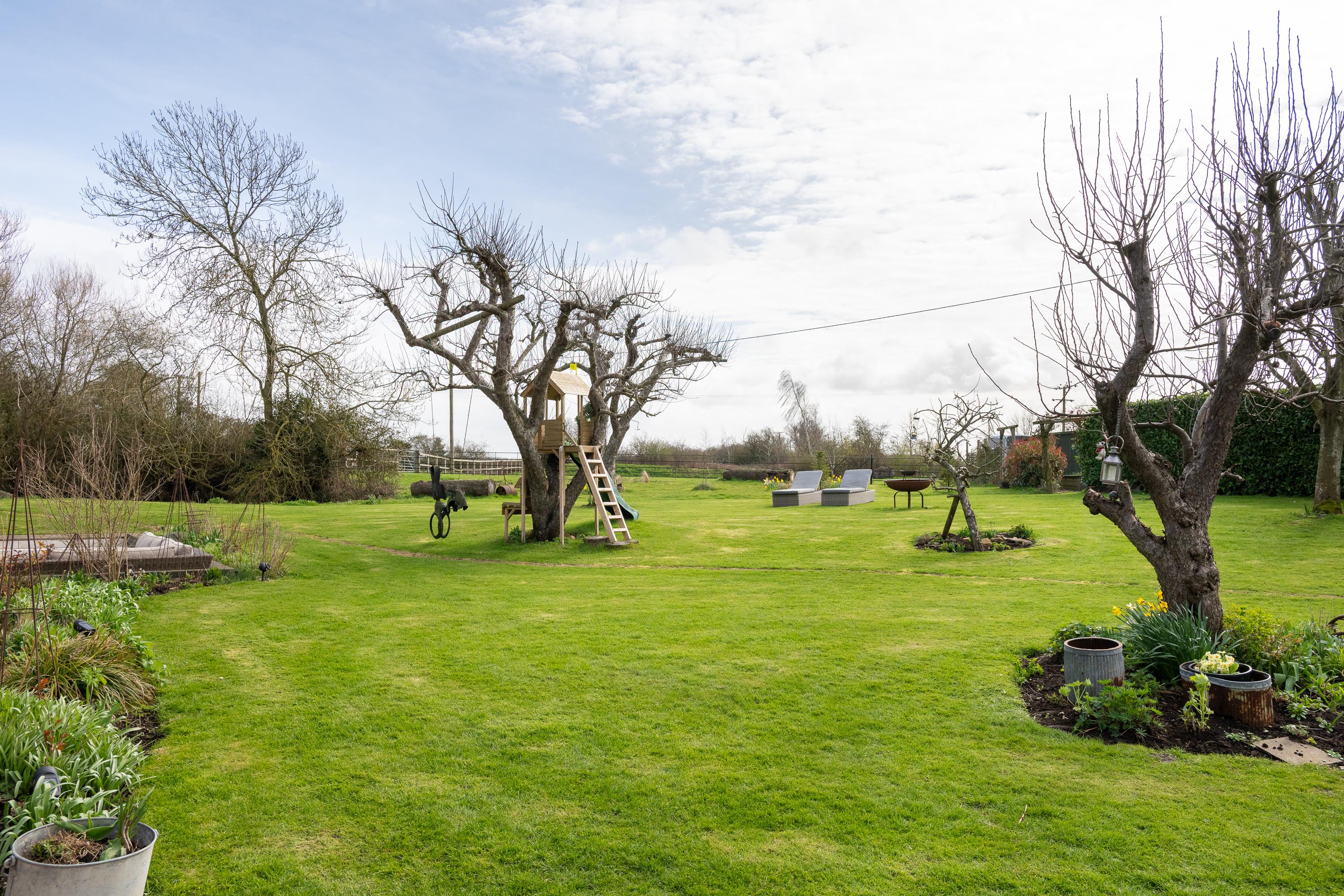 Sawbridge, Rugby, Warwickshire CV23