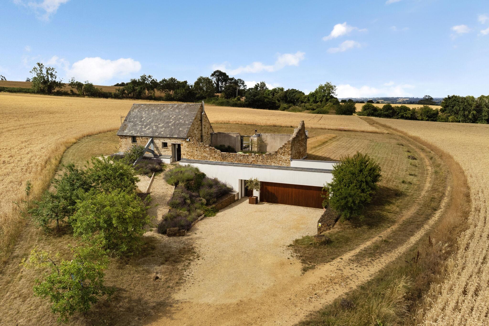 Barton-on-the-Heath, Moreton-in-Marsh, Gloucestershire / Warwickshire border GL56