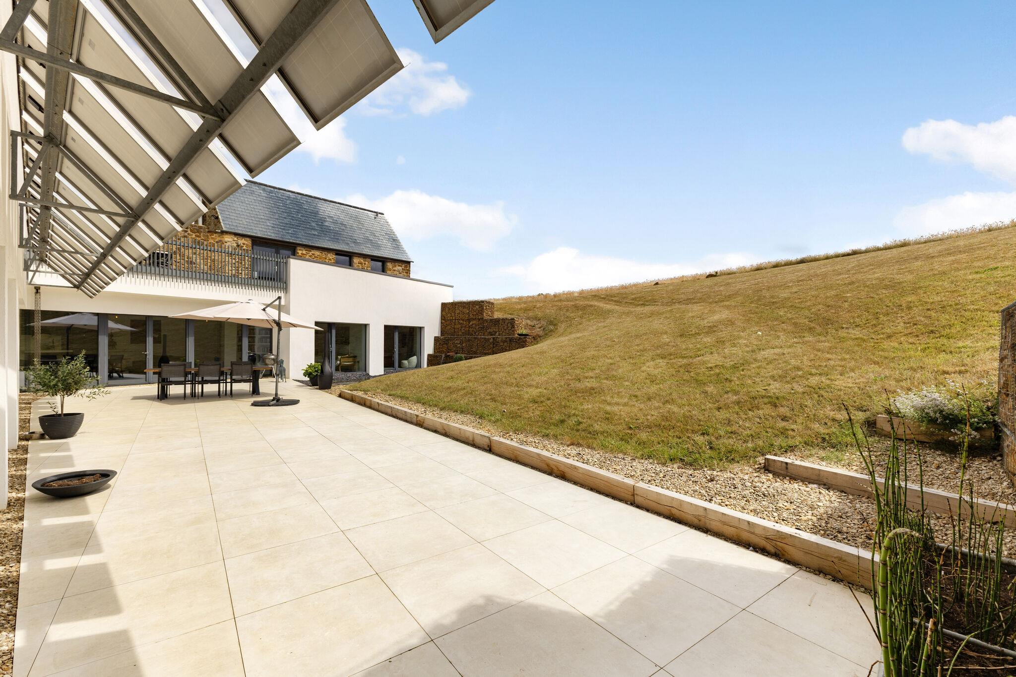 Barton-on-the-Heath, Moreton-in-Marsh, Gloucestershire / Warwickshire border GL56