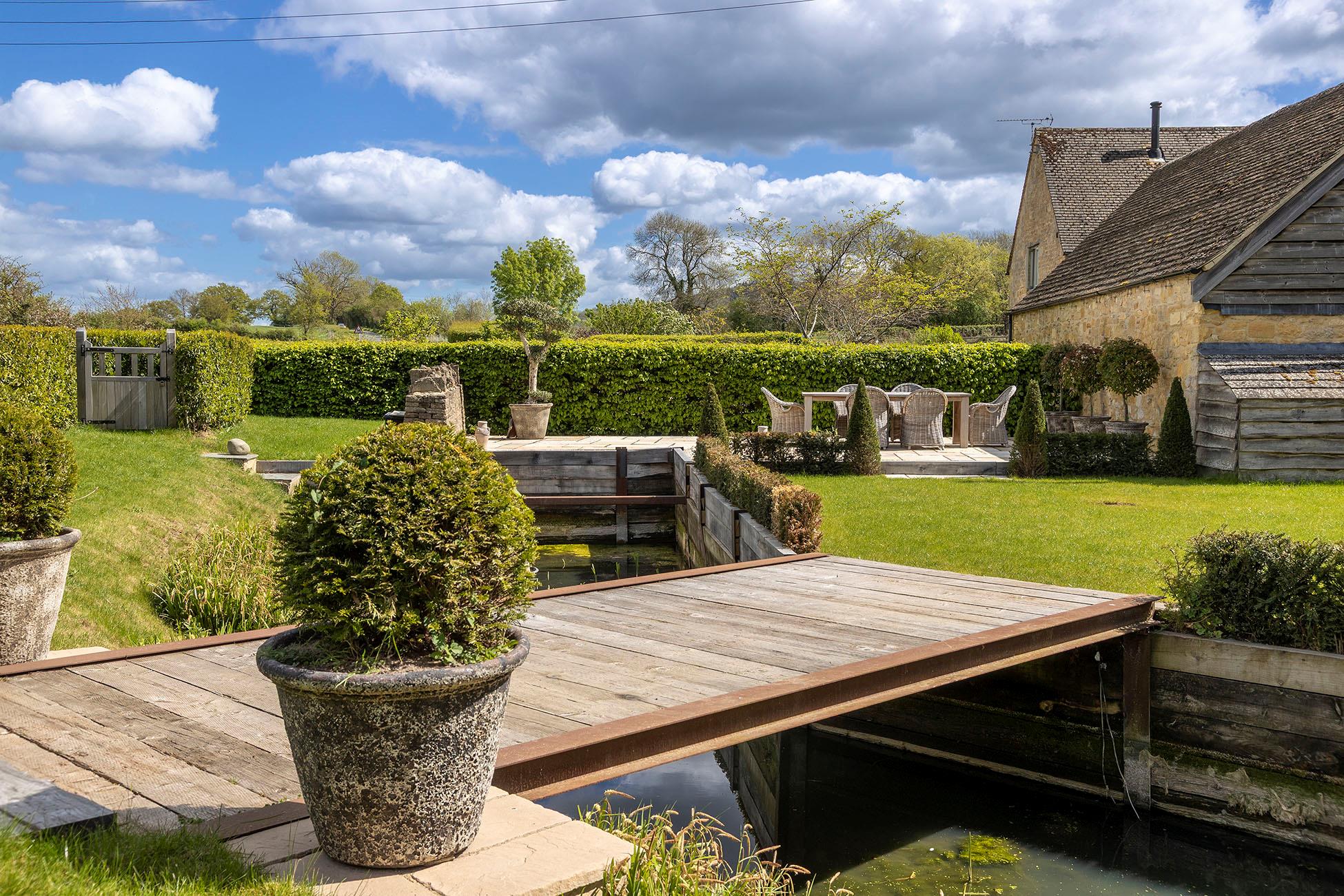 Saintbury, Broadway, Worcestershire WR12