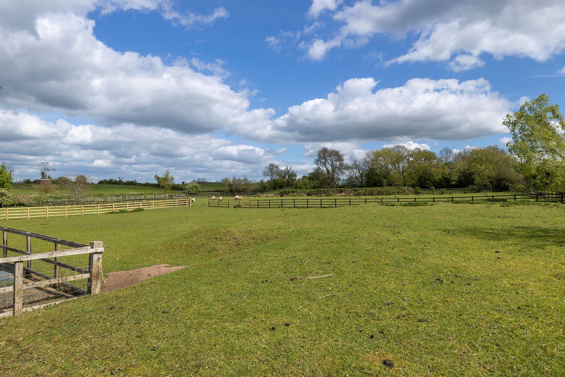 Saintbury, Broadway, Worcestershire WR12