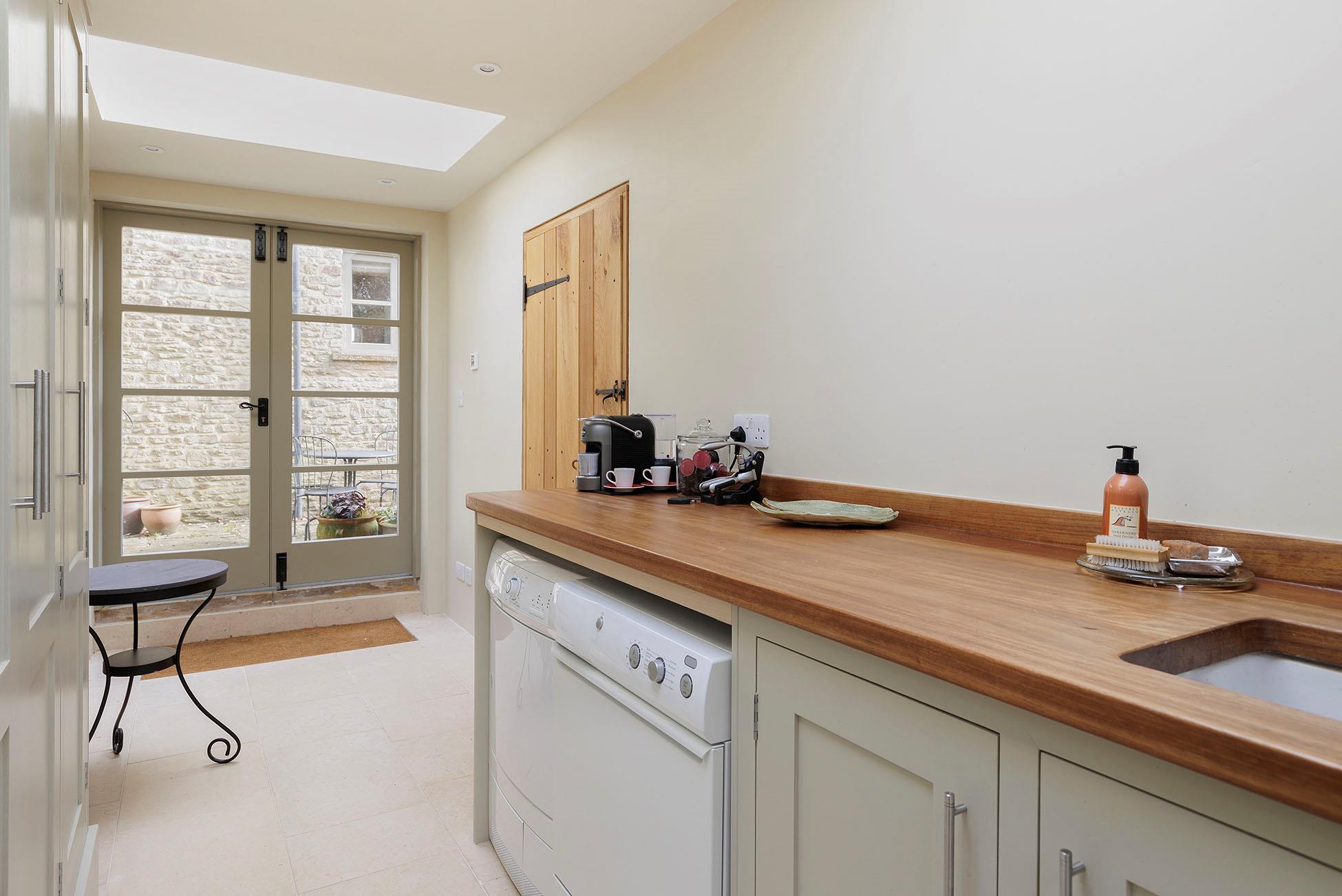 The Old Stables, Roel Hill Farm, Hawling, Cheltenham, Gloucestershire, GL54