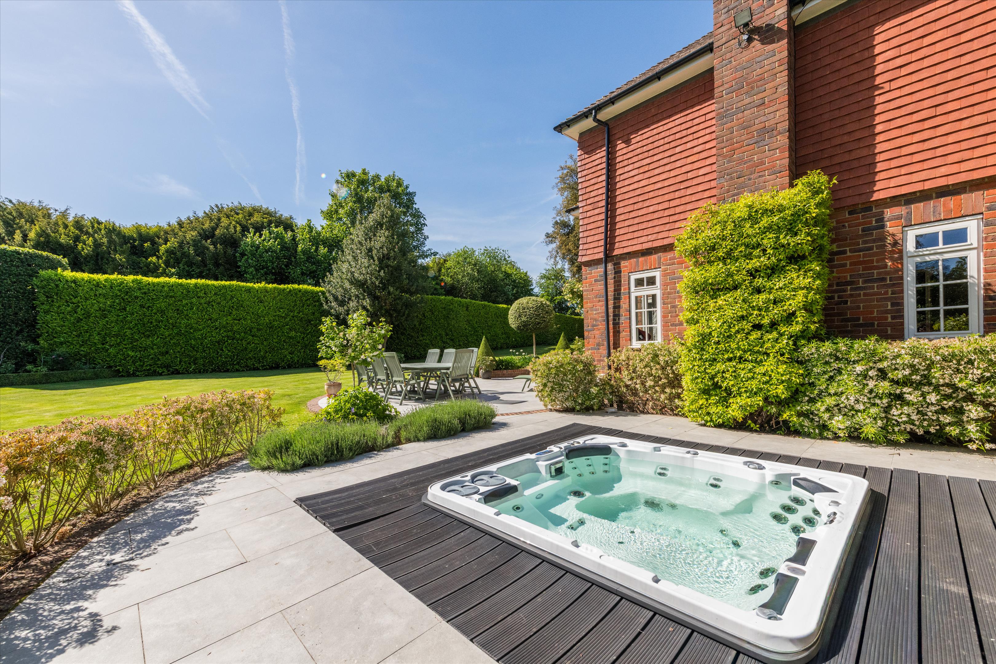 Grovehurst Lane, Horsmonden, Tonbridge, Kent TN12