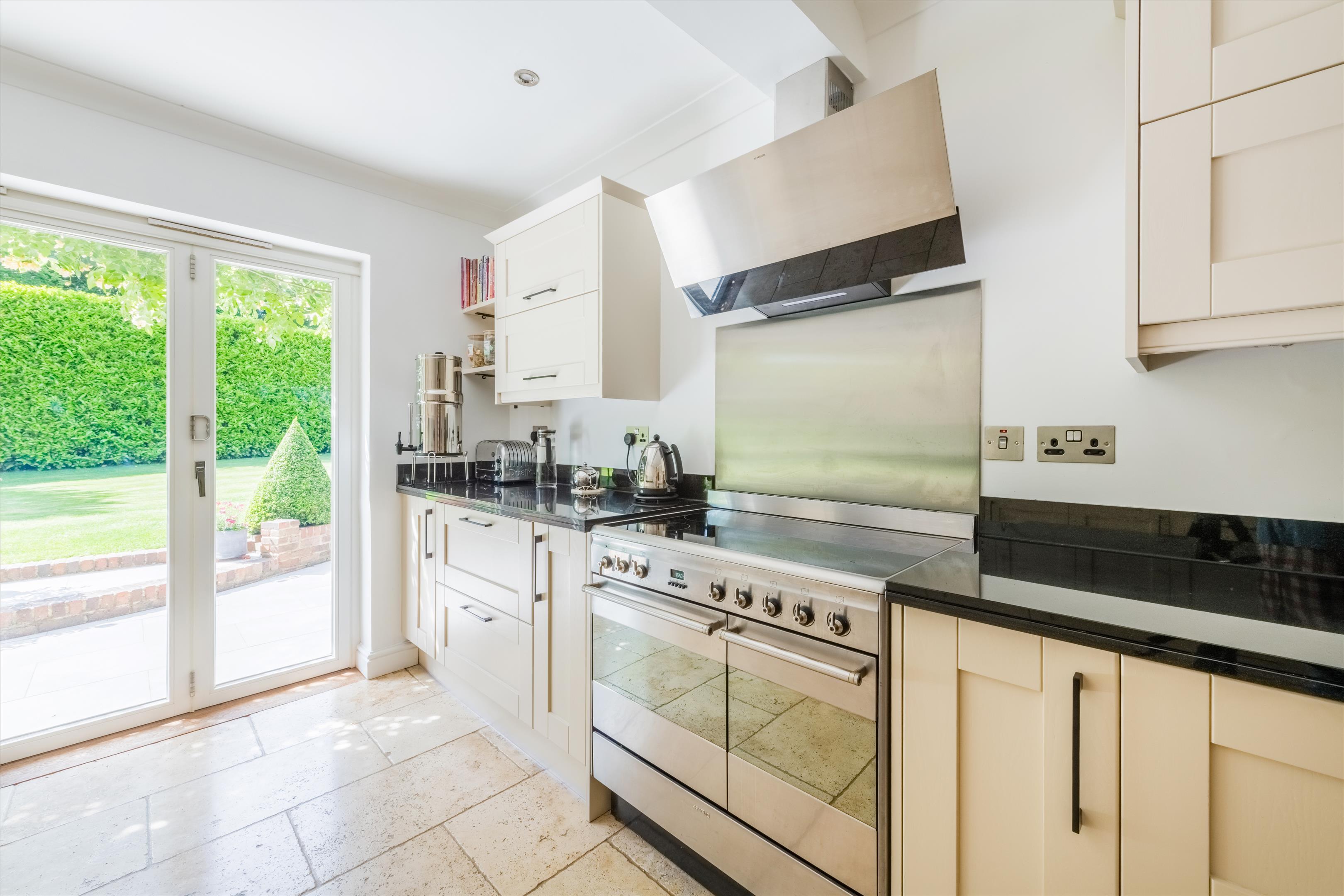 Grovehurst Lane, Horsmonden, Tonbridge, Kent TN12