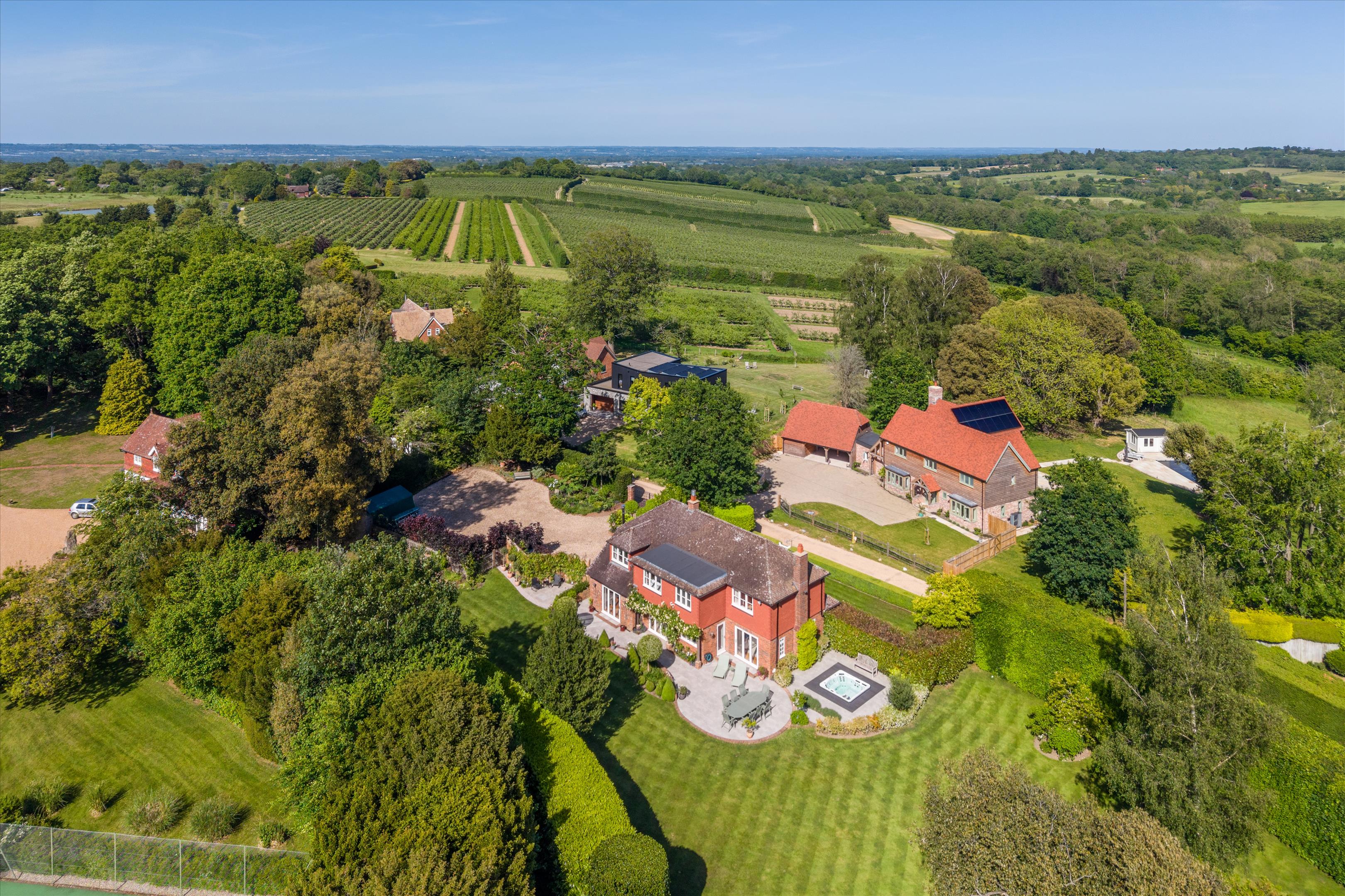 Grovehurst Lane, Horsmonden, Tonbridge, Kent TN12