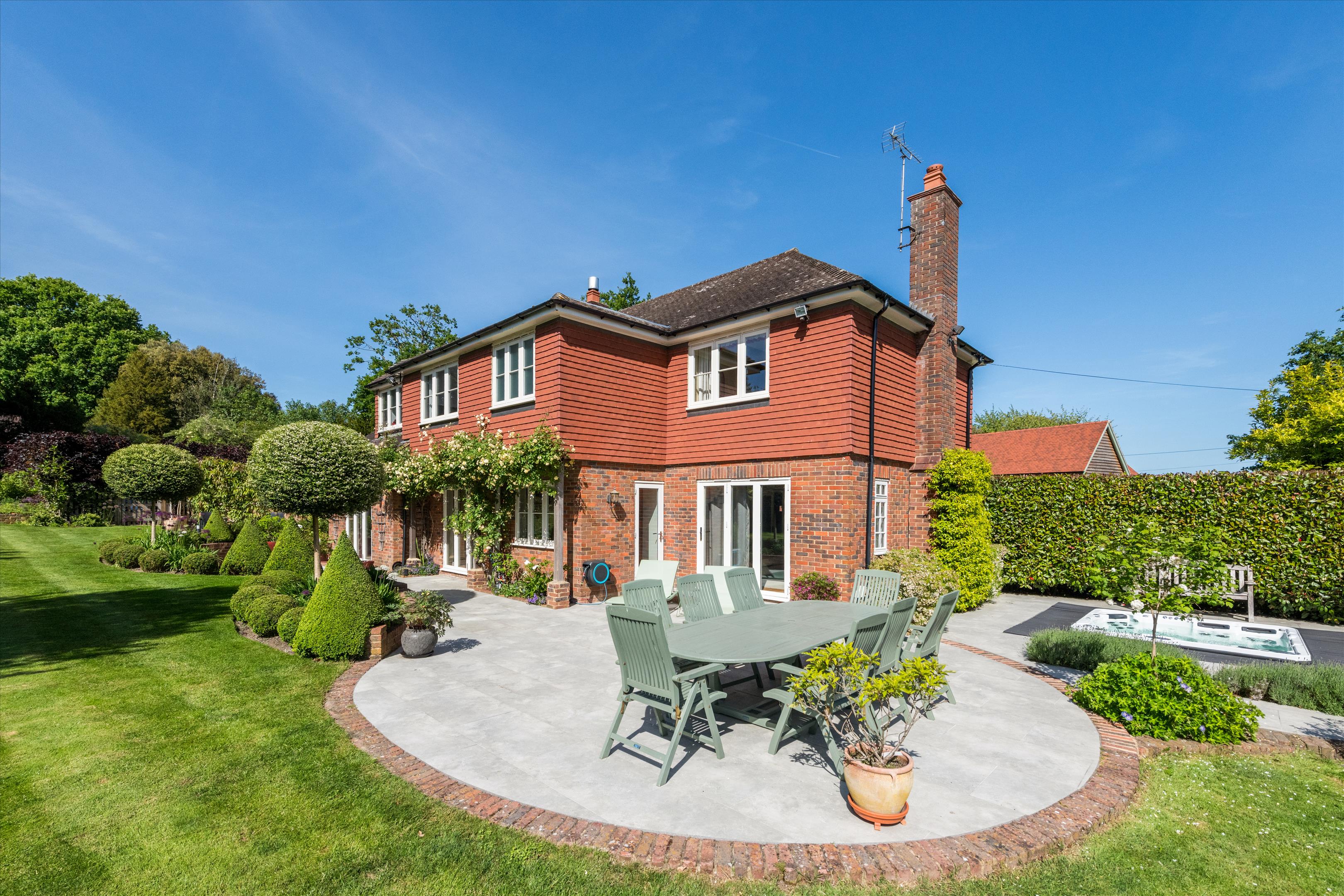 Grovehurst Lane, Horsmonden, Tonbridge, Kent TN12