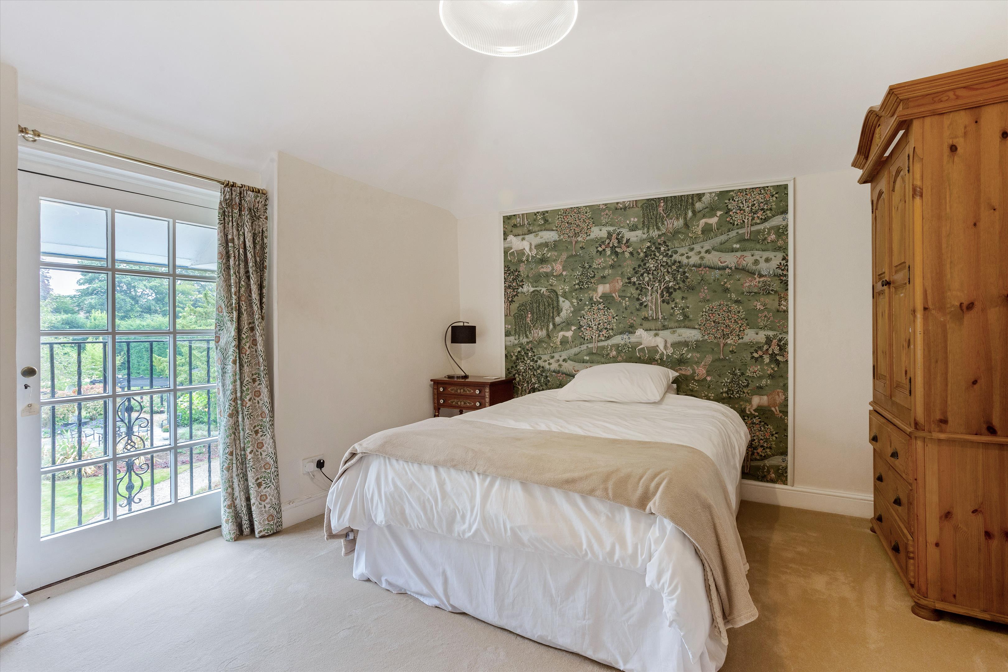 Middle Hill, Egham, Surrey, TW20