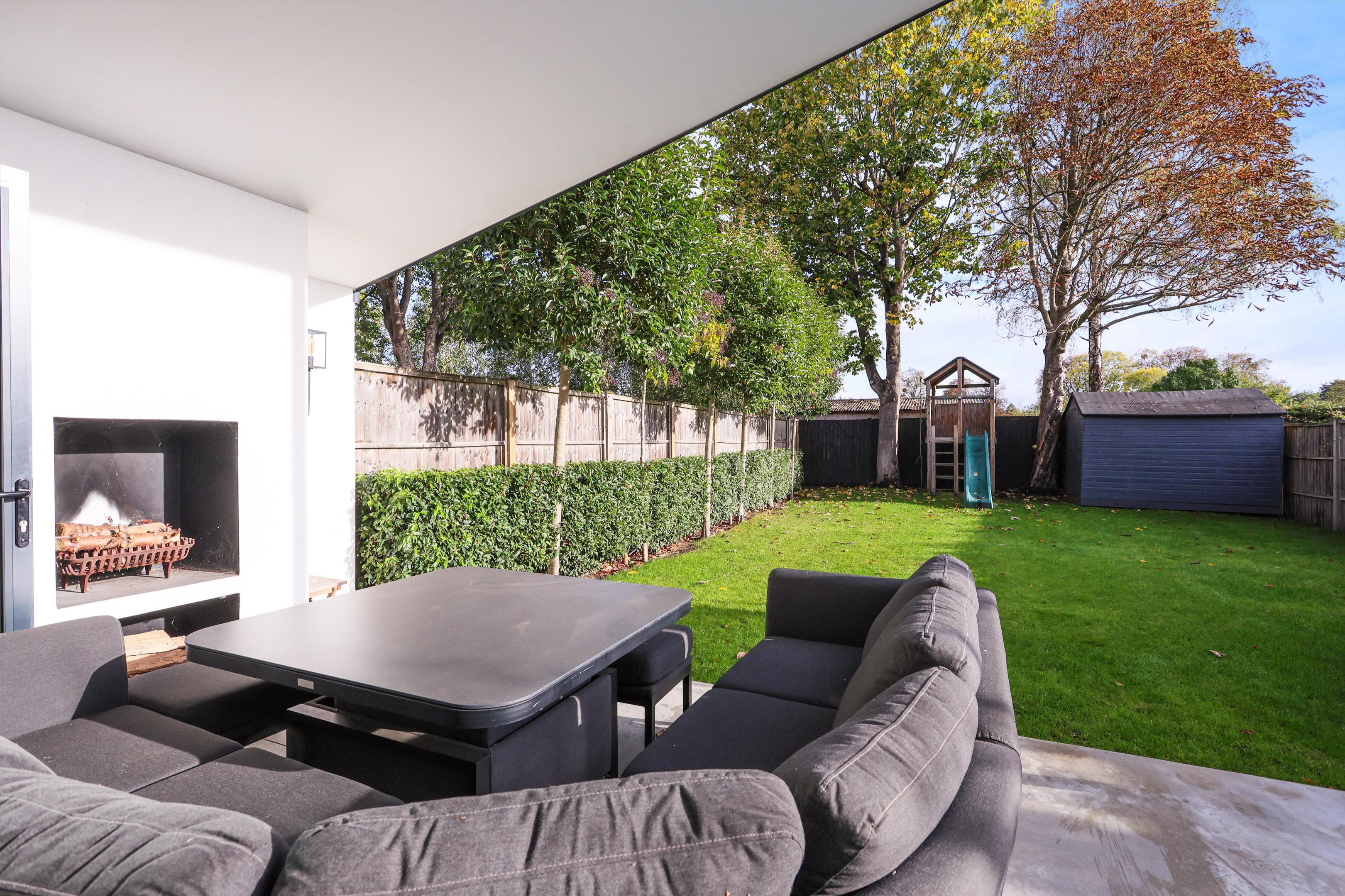 Curzon Road, Weybridge, Surrey, KT13