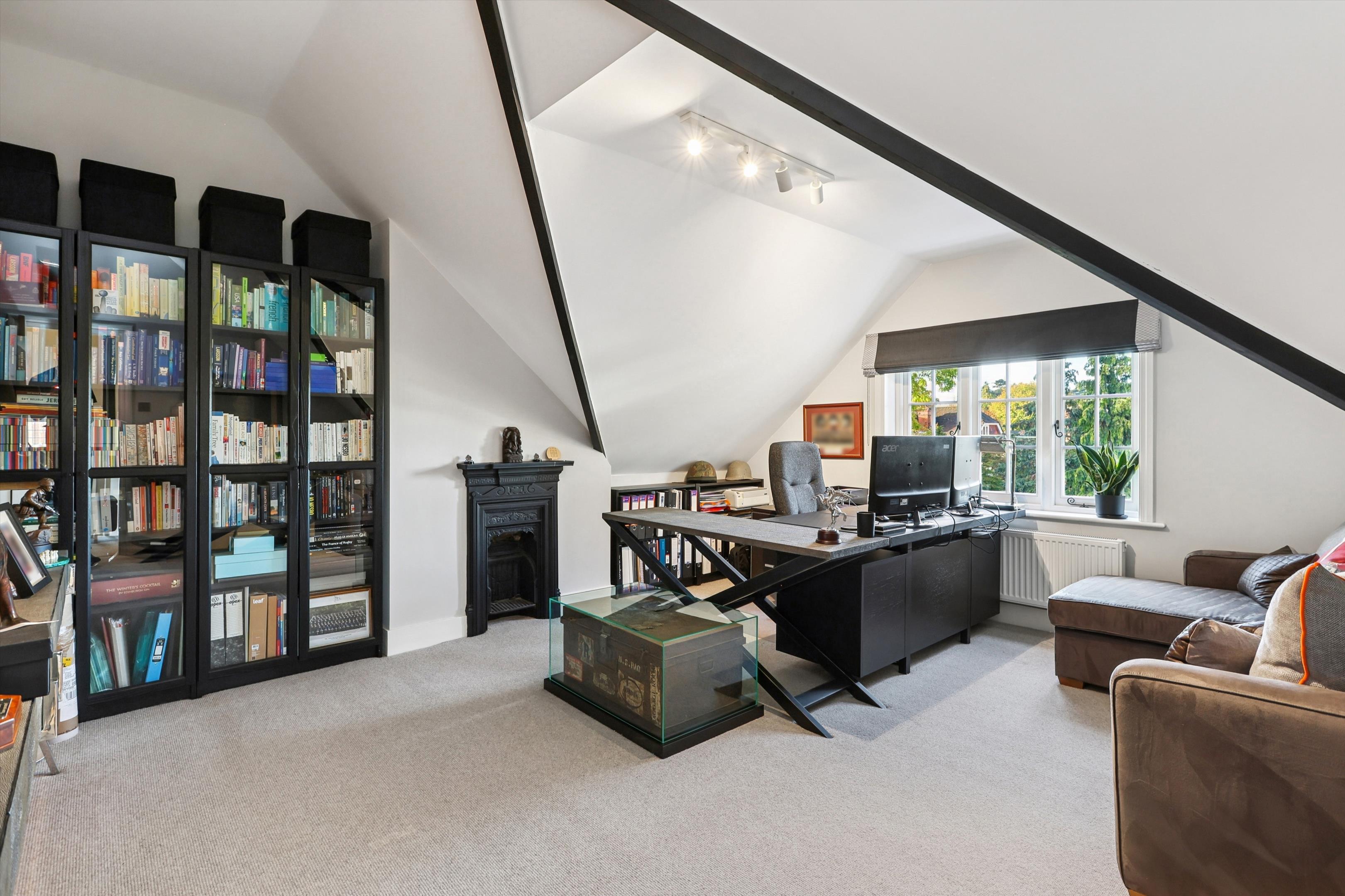 Curzon Road, Weybridge, Surrey, KT13