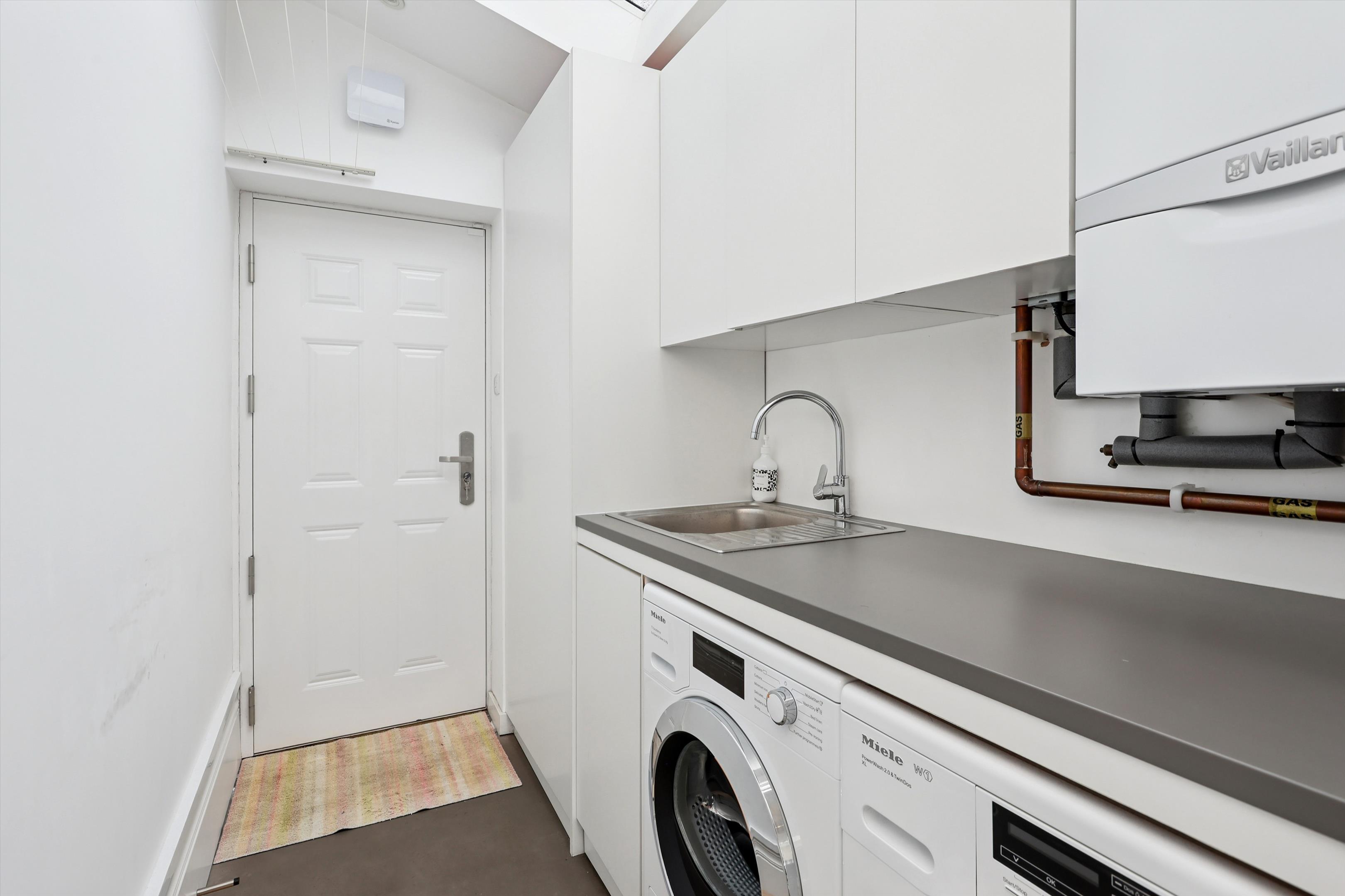 Curzon Road, Weybridge, Surrey, KT13