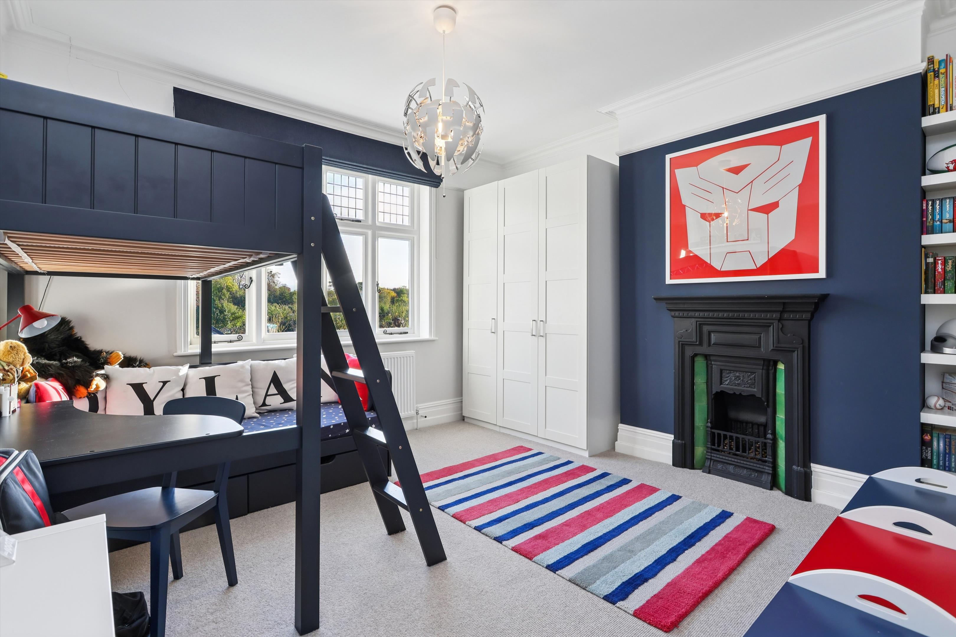 Curzon Road, Weybridge, Surrey, KT13