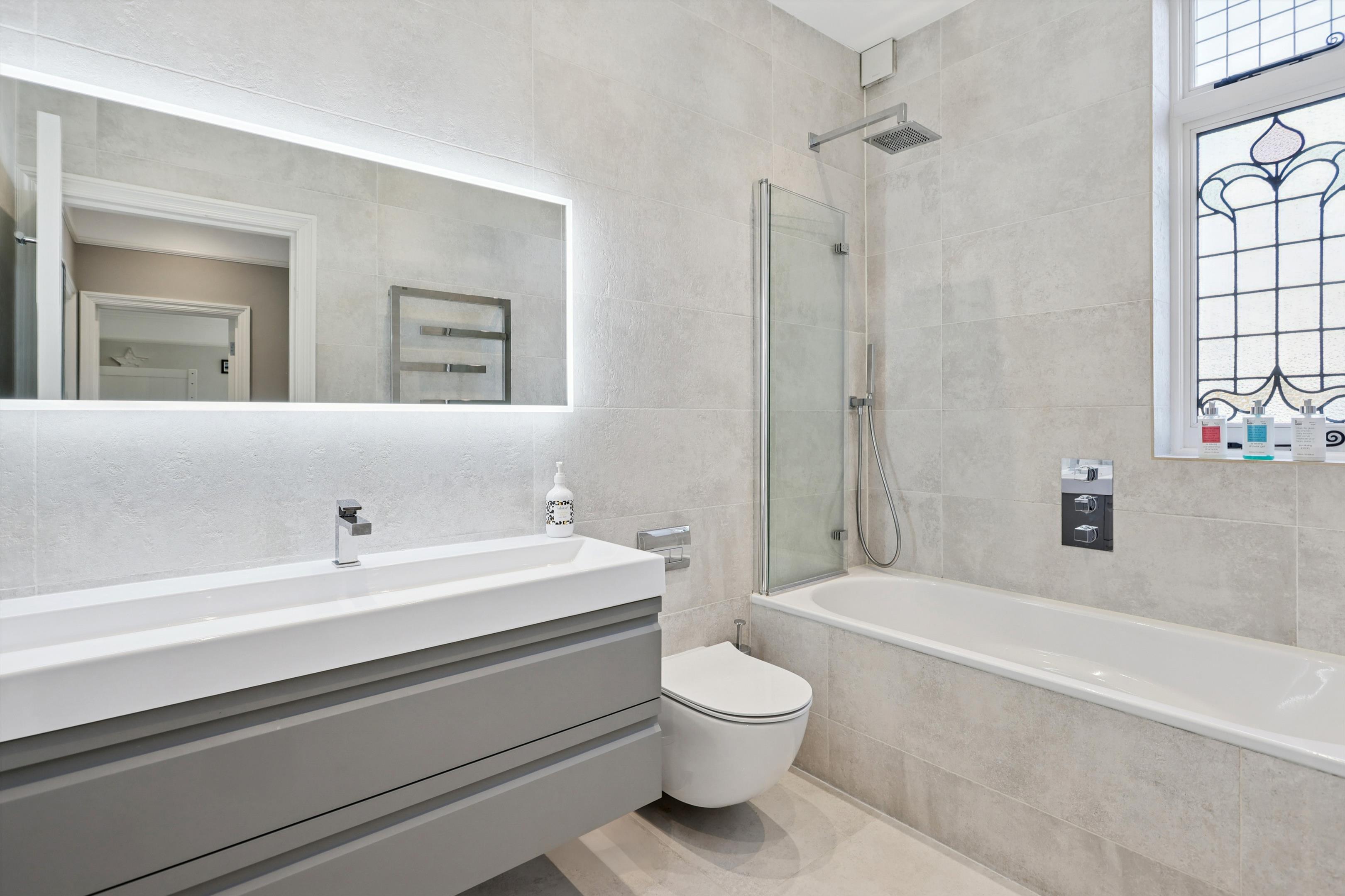 Curzon Road, Weybridge, Surrey, KT13