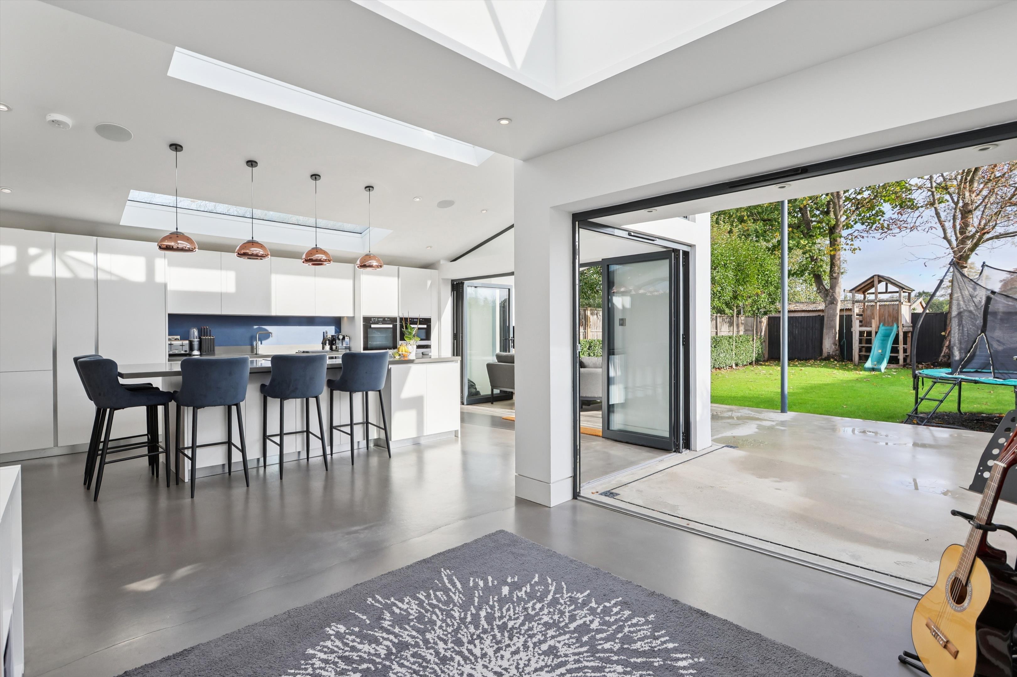 Curzon Road, Weybridge, Surrey, KT13