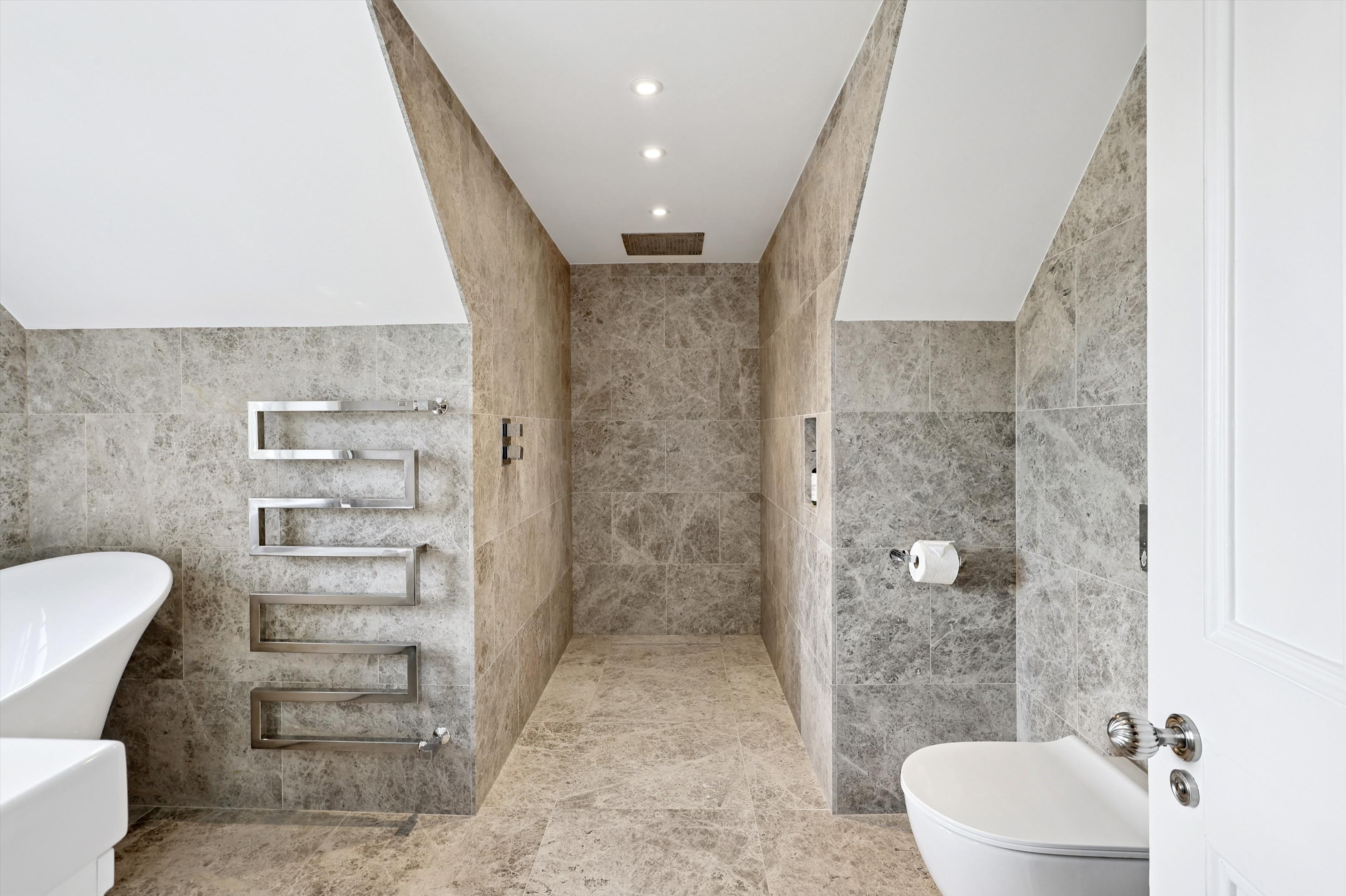Curzon Road, Weybridge, Surrey, KT13