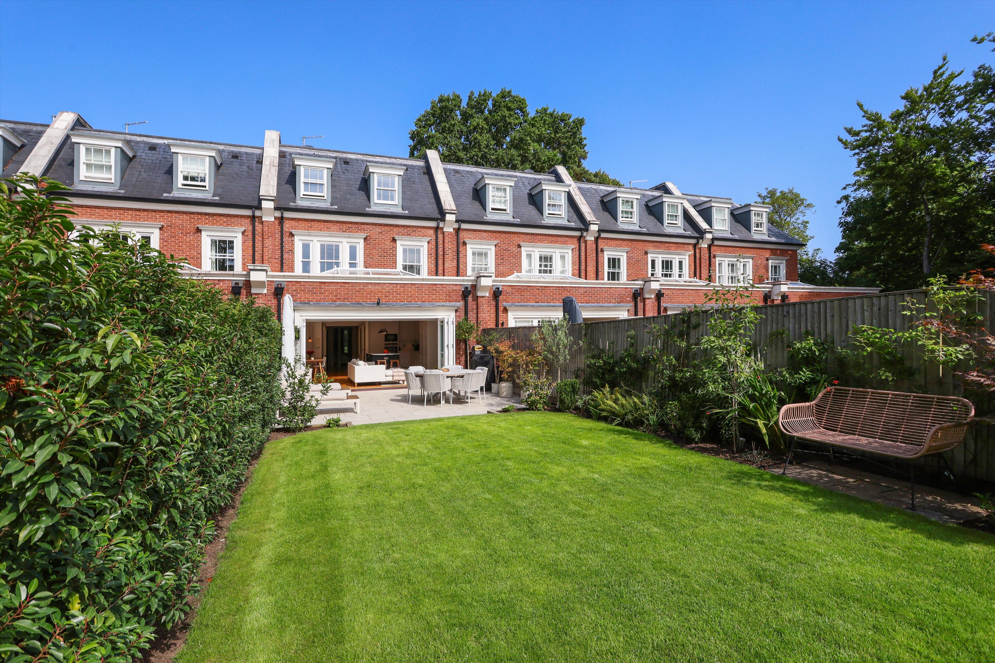 St. Marys Road, Weybridge, Surrey, KT13