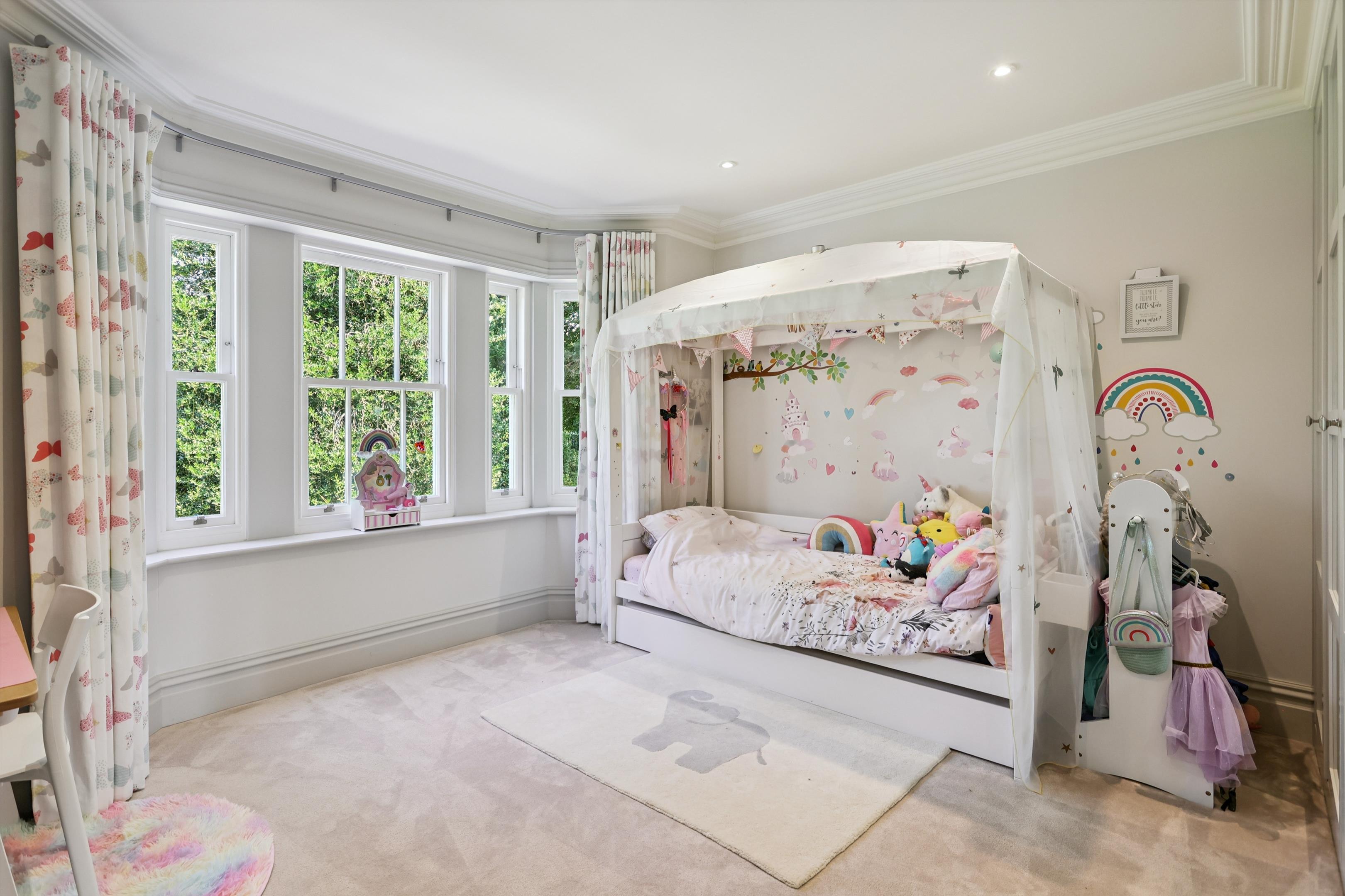 St. Marys Road, Weybridge, Surrey, KT13