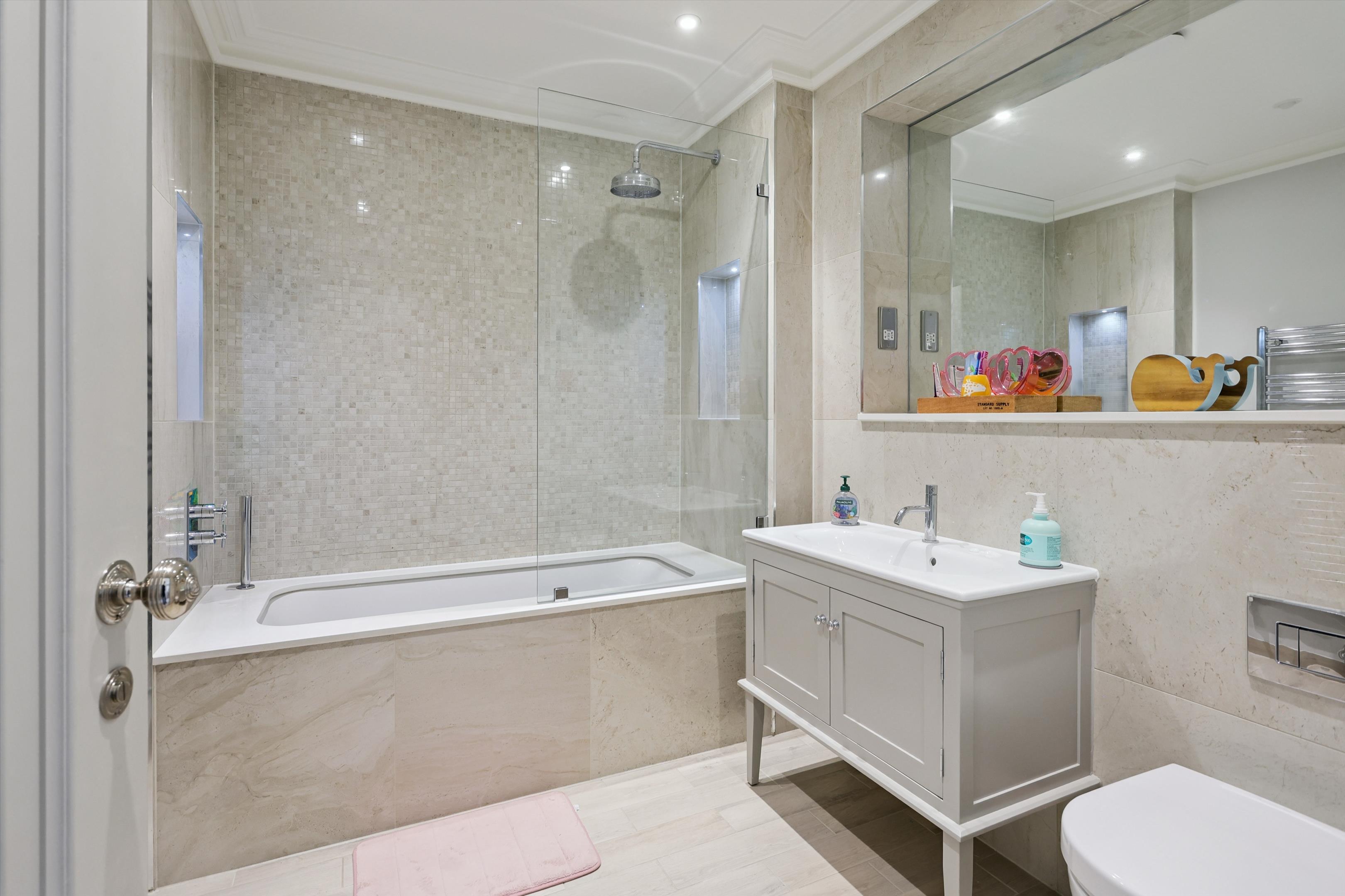 St. Marys Road, Weybridge, Surrey, KT13