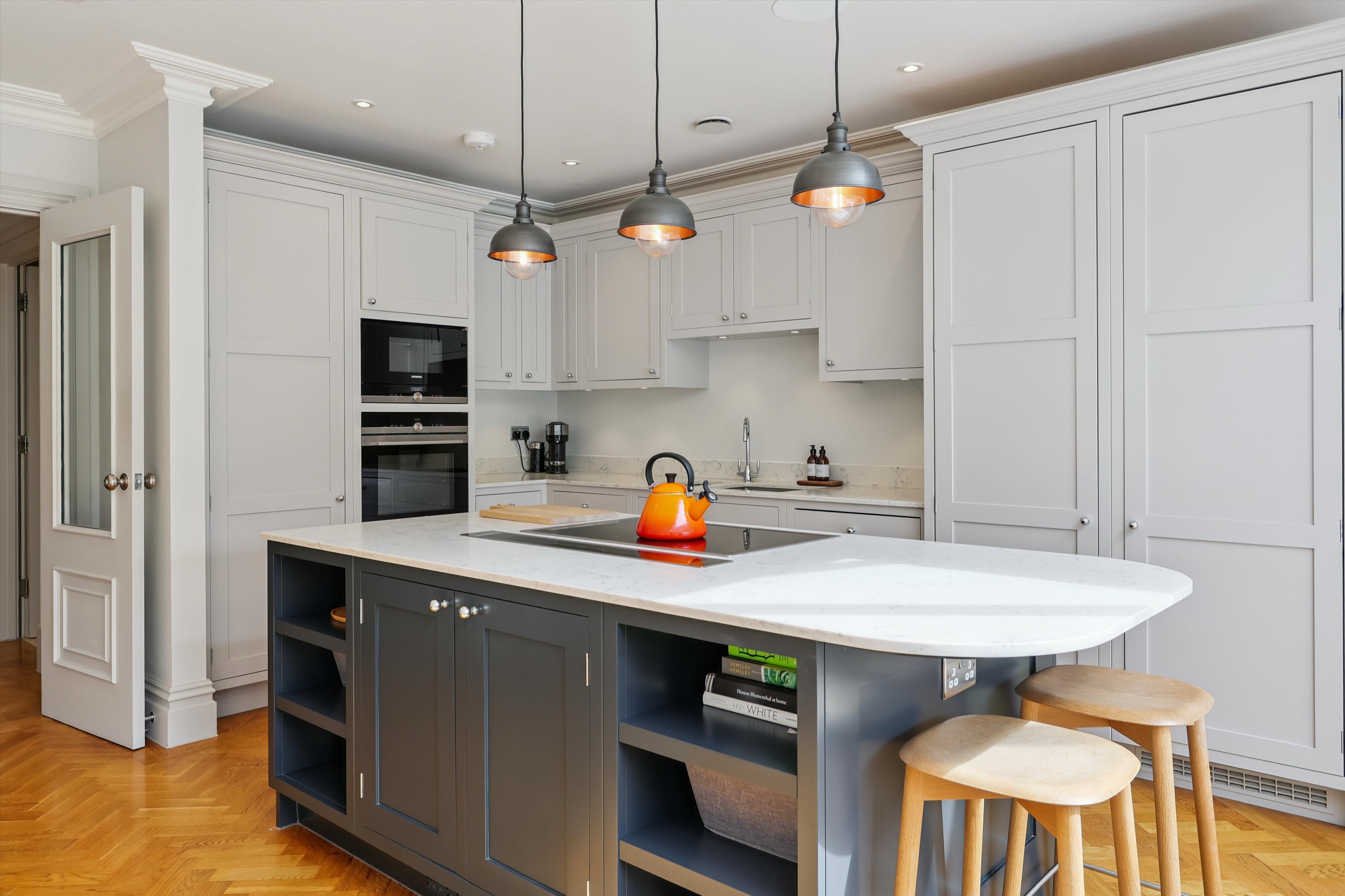 St. Marys Road, Weybridge, Surrey, KT13