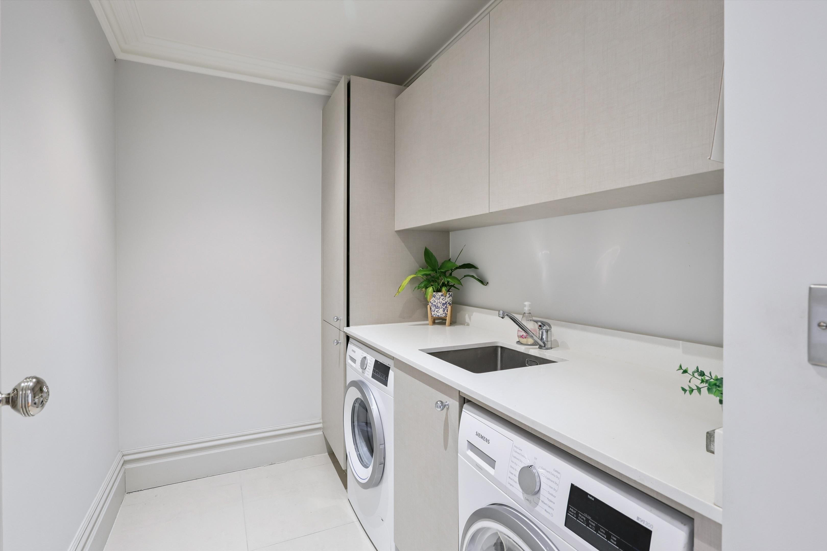 St. Marys Road, Weybridge, Surrey, KT13