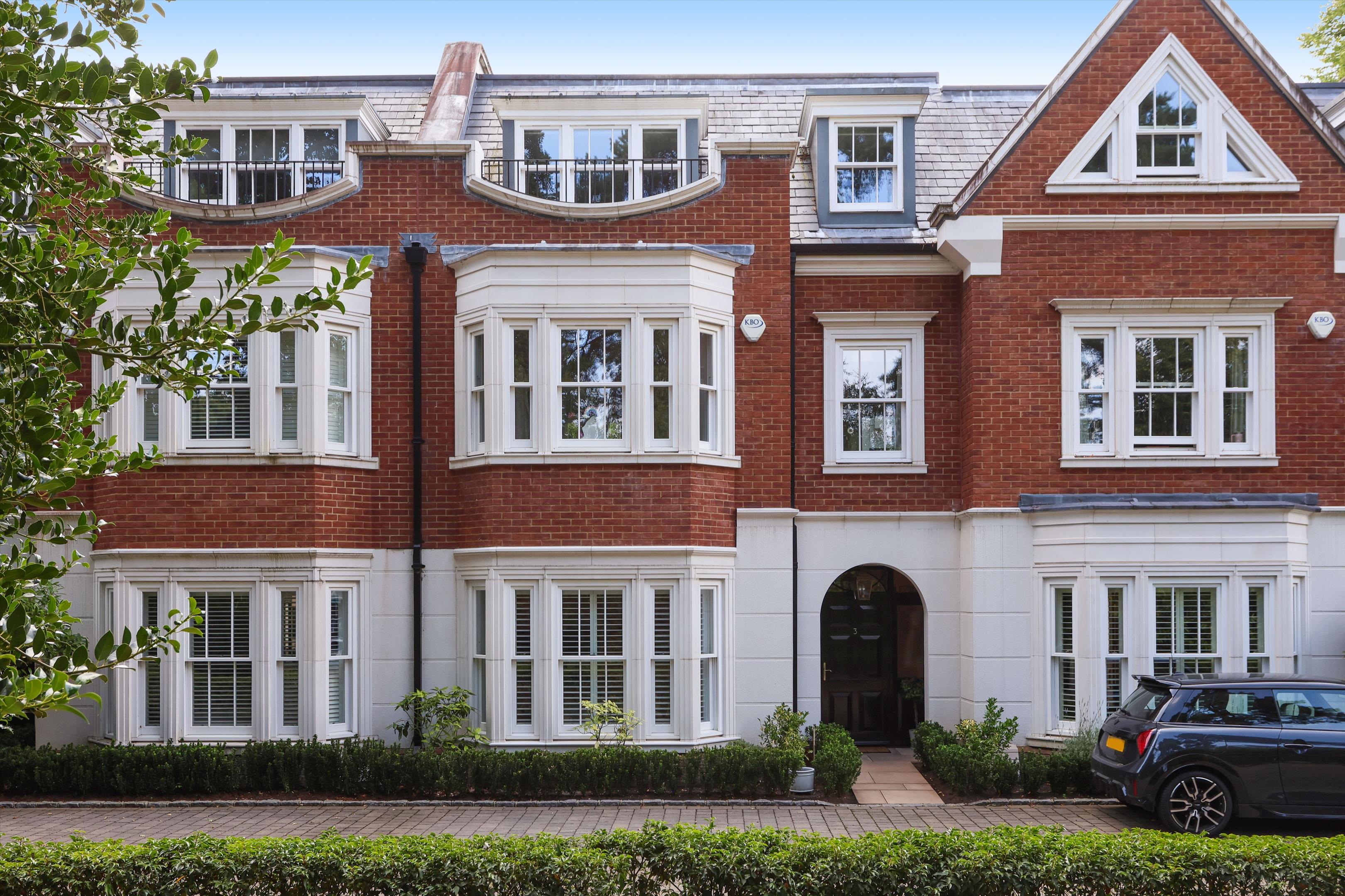 St. Marys Road, Weybridge, Surrey, KT13