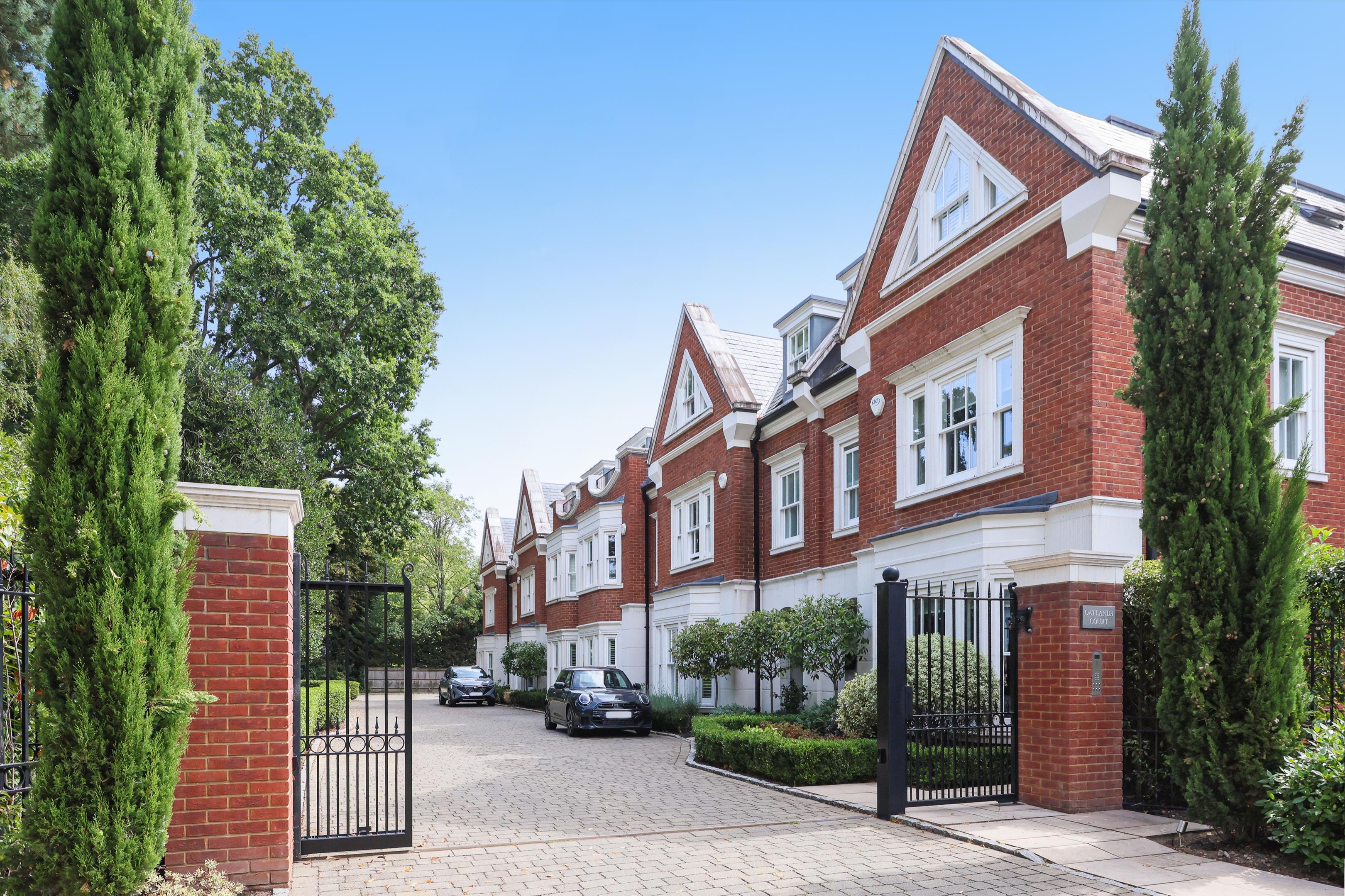 St. Marys Road, Weybridge, Surrey, KT13