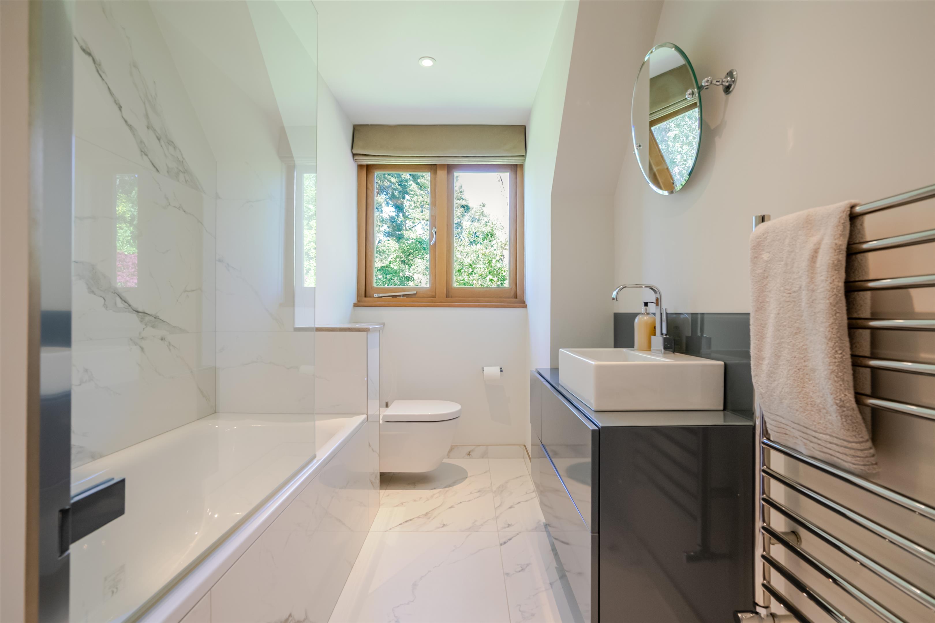West Road, St George's Hill, Weybridge, Surrey, KT13