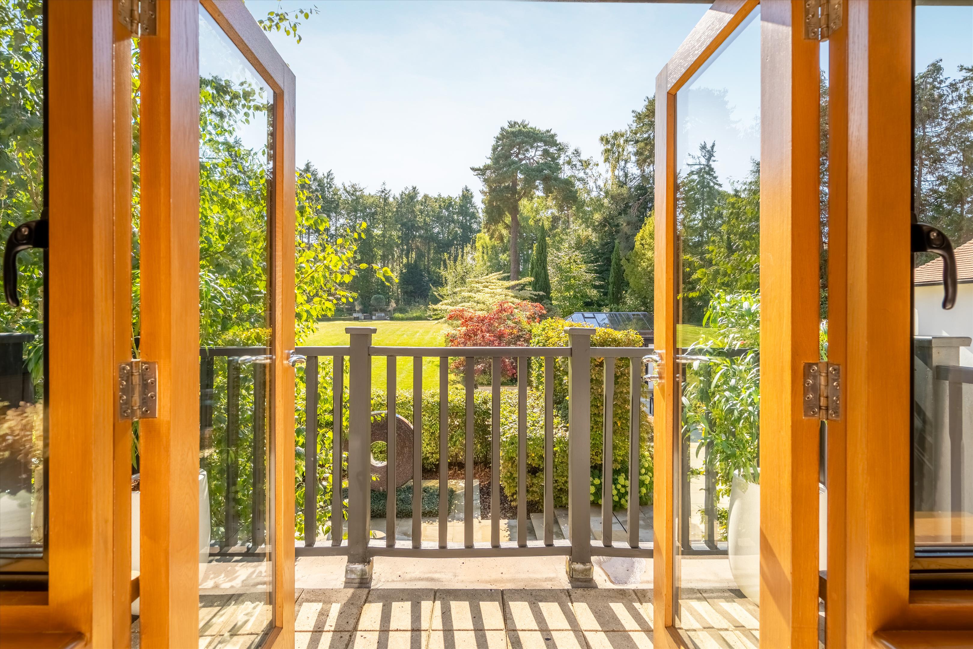 West Road, St George's Hill, Weybridge, Surrey, KT13
