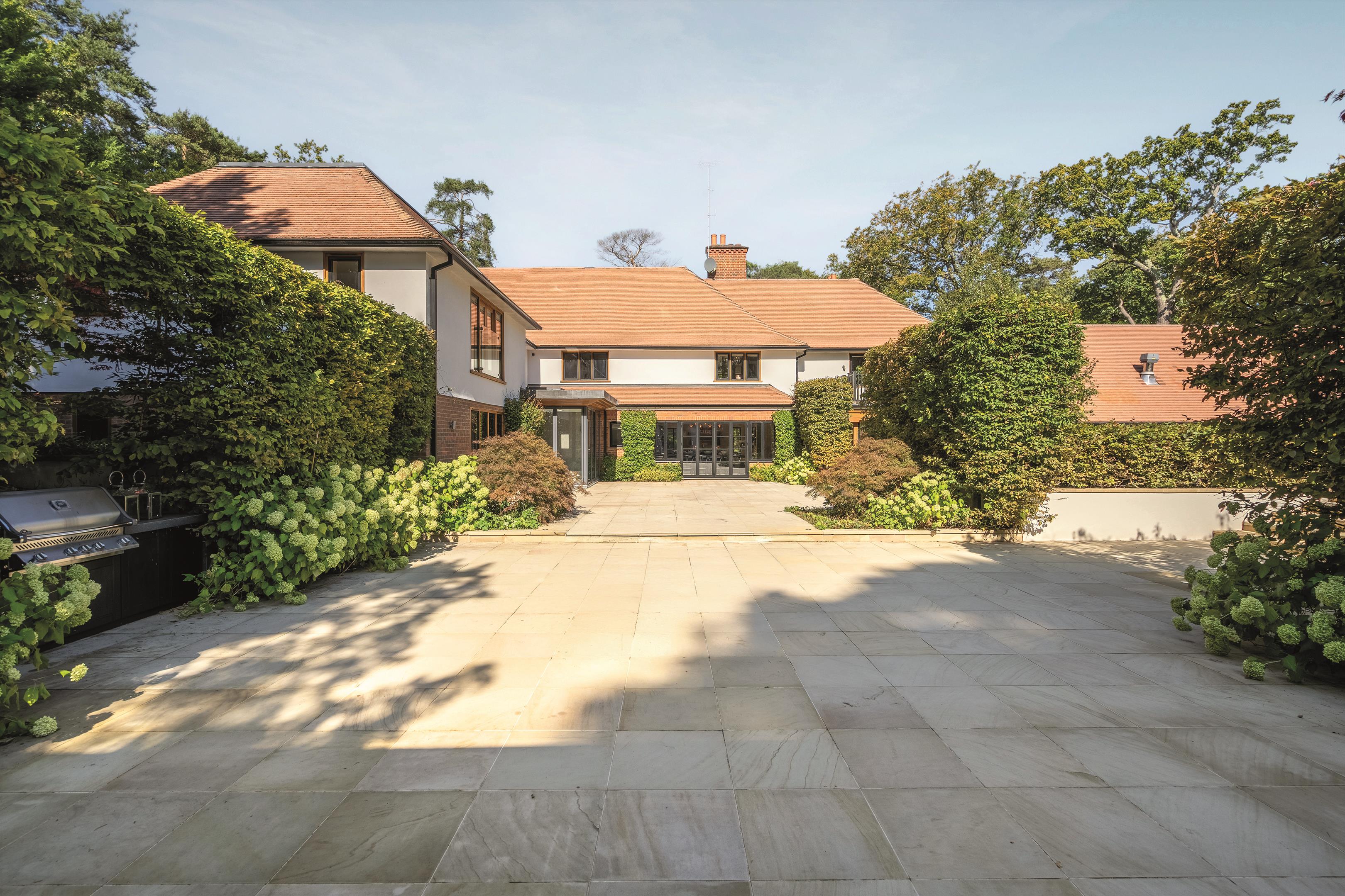 West Road, St George's Hill, Weybridge, Surrey, KT13