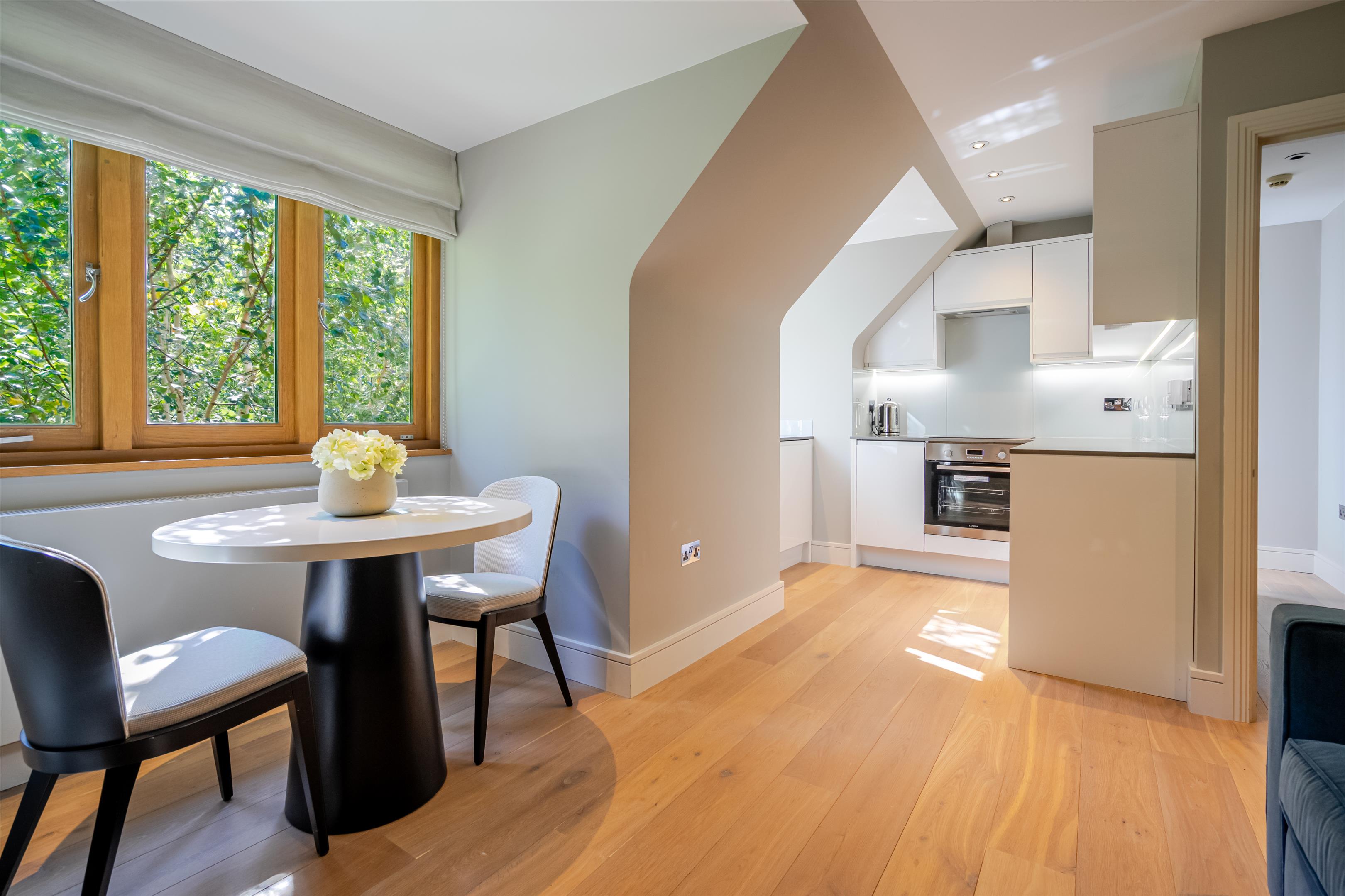 West Road, St George's Hill, Weybridge, Surrey, KT13