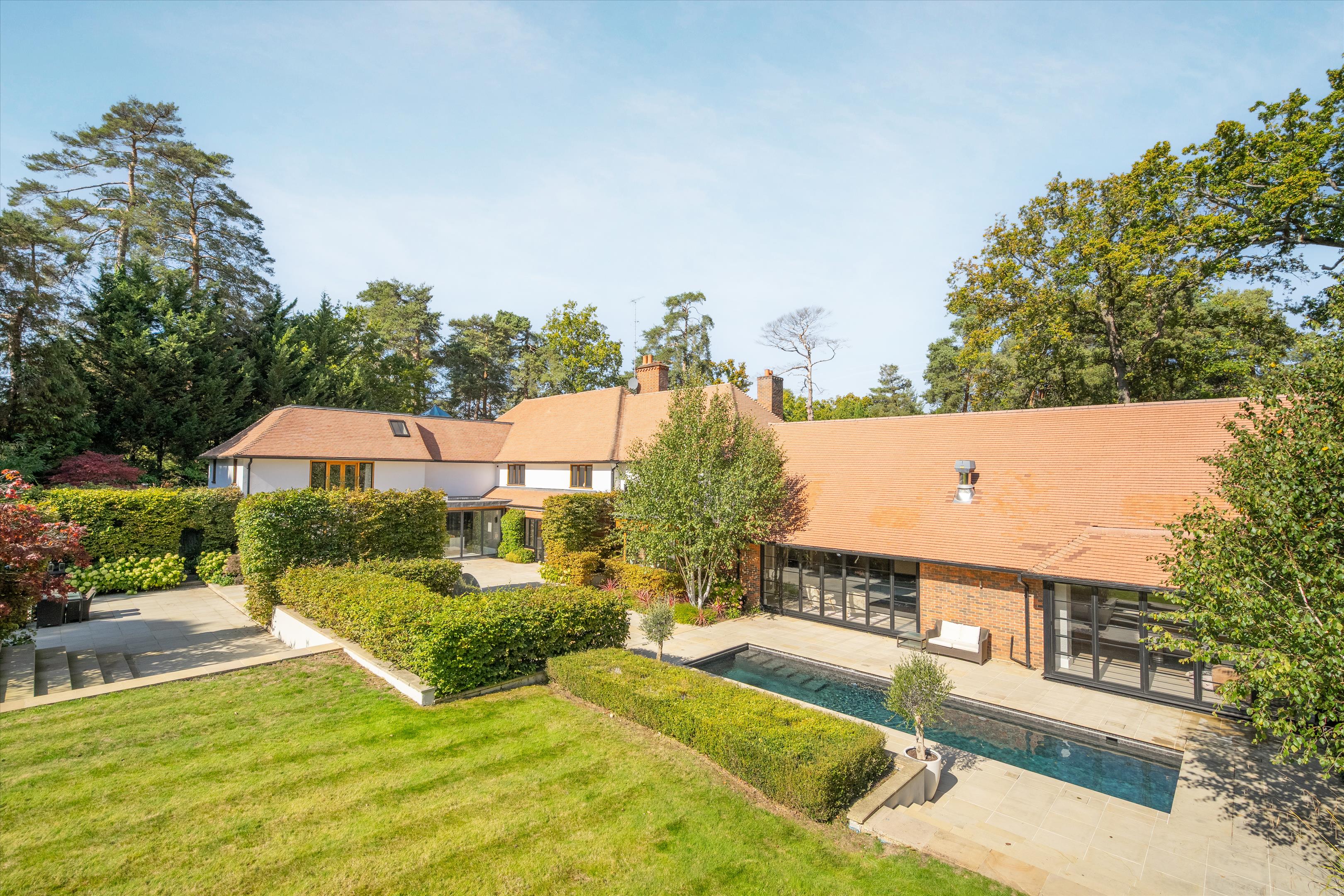 West Road, St George's Hill, Weybridge, Surrey, KT13