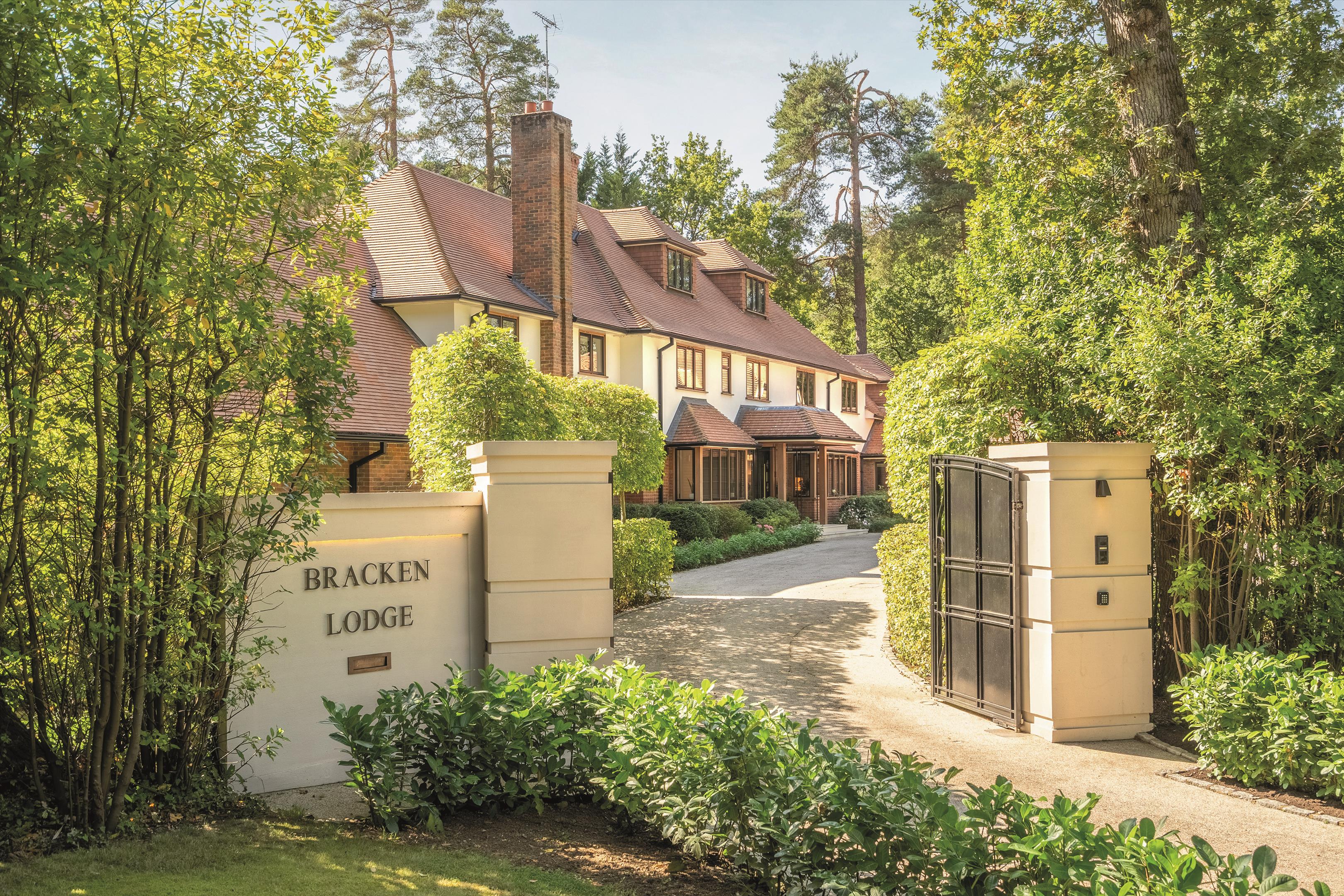 West Road, St George's Hill, Weybridge, Surrey, KT13
