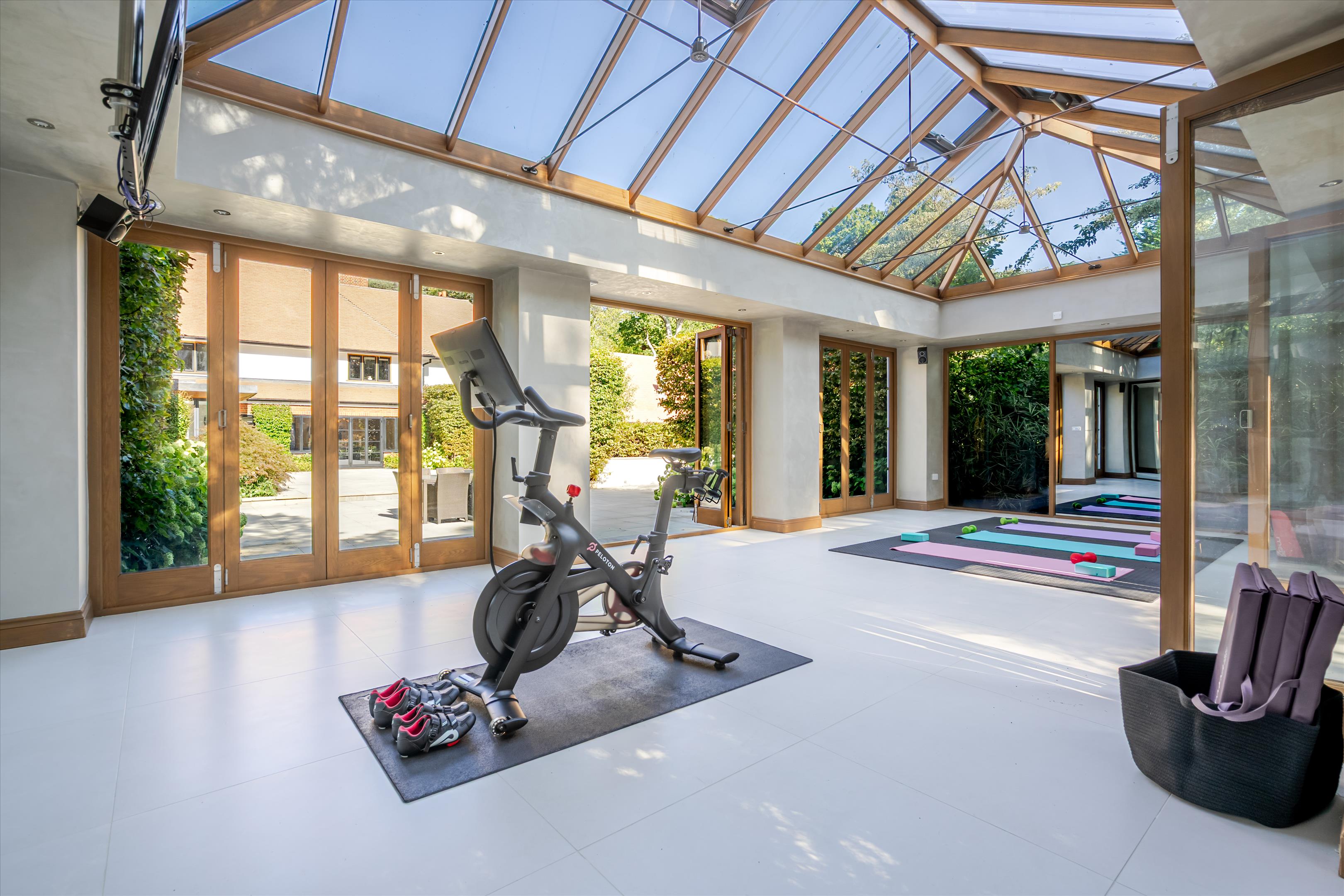 West Road, St George's Hill, Weybridge, Surrey, KT13