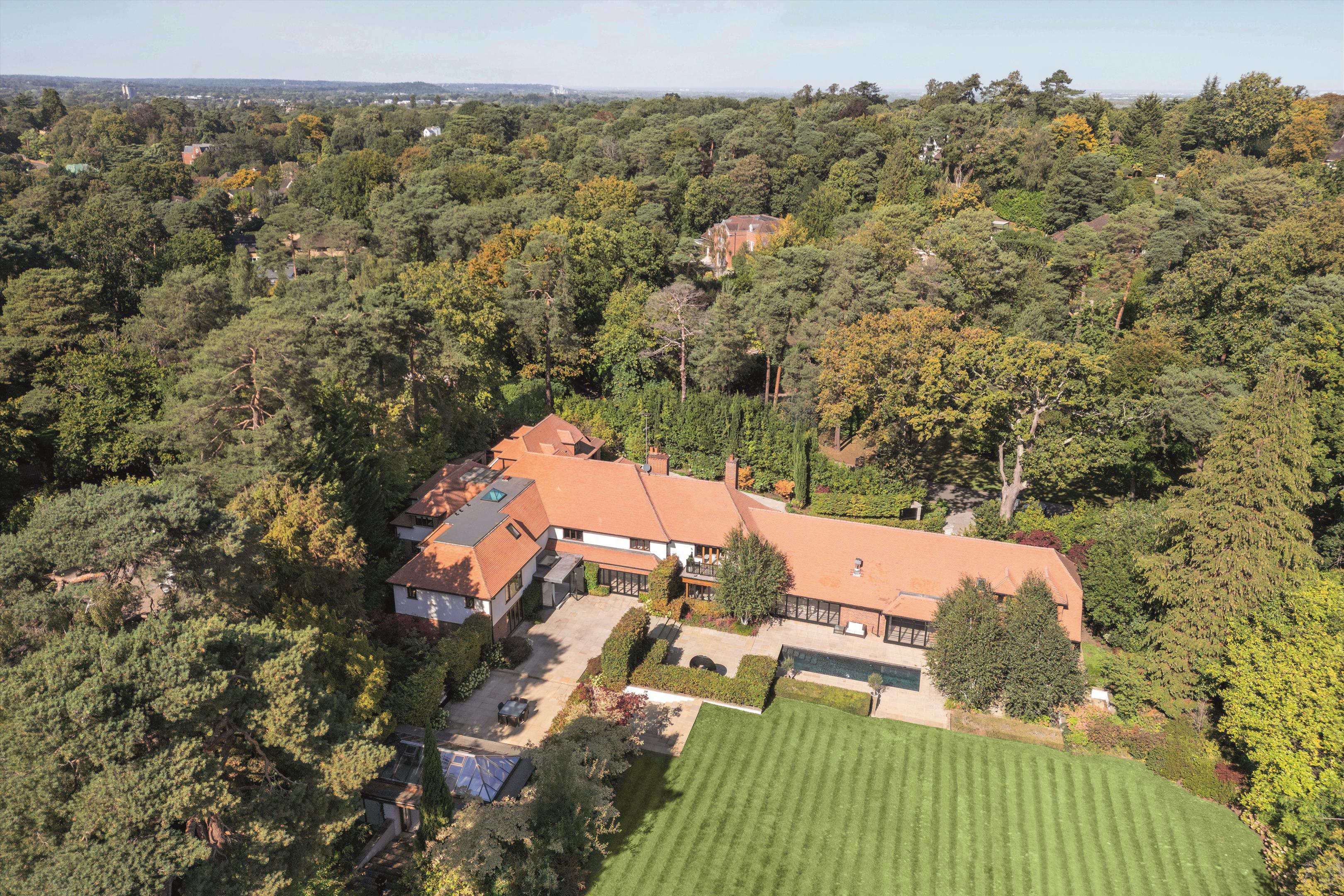 West Road, St George's Hill, Weybridge, Surrey, KT13