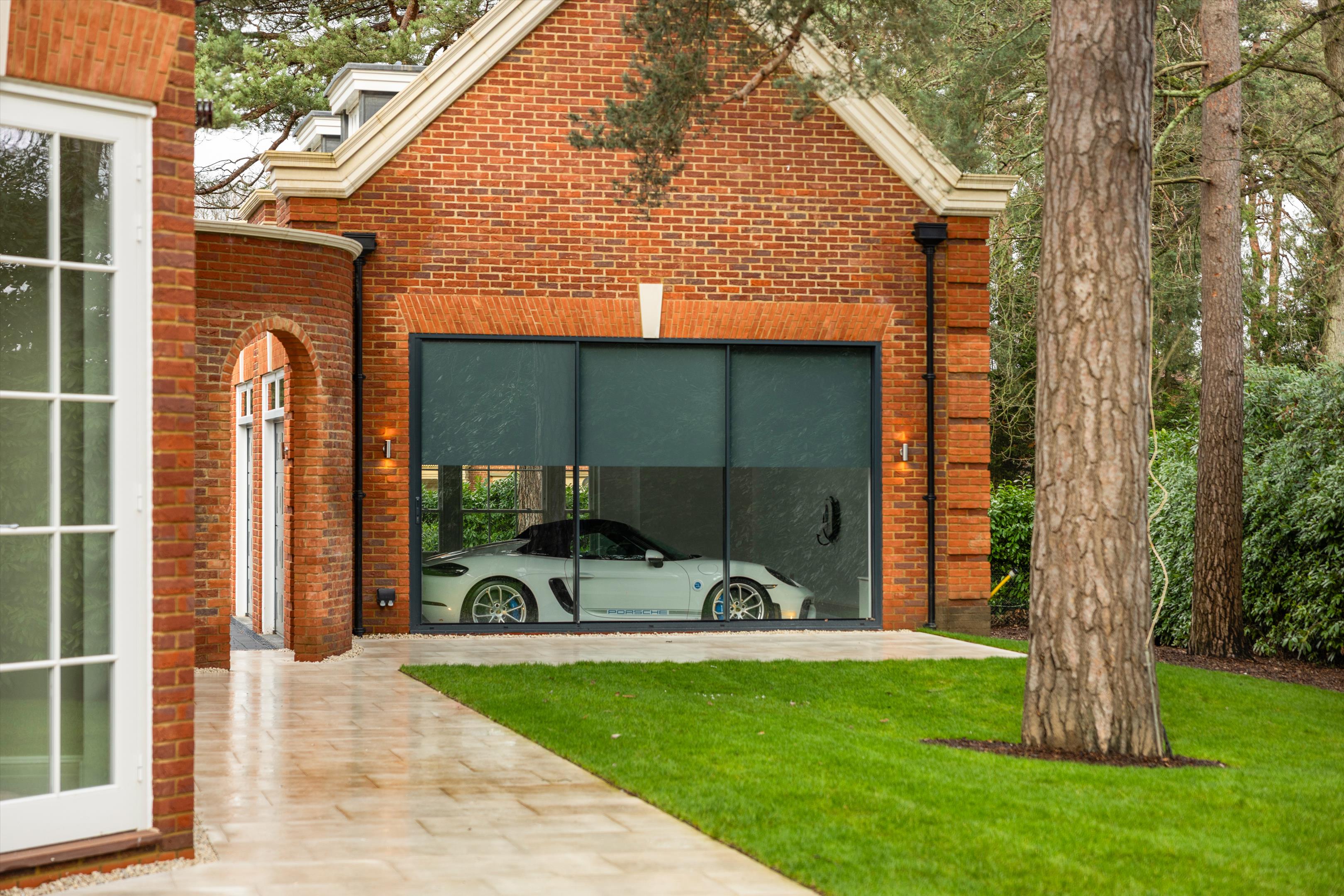 East Road, Weybridge, Surrey KT13